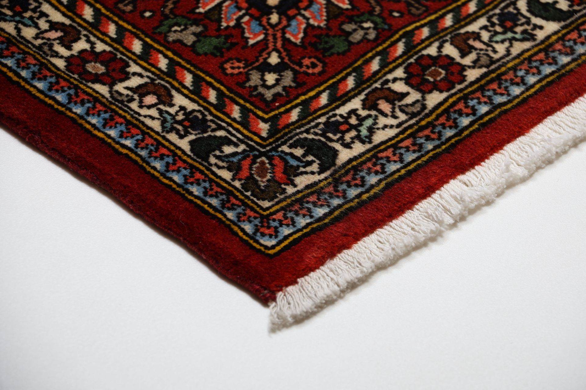 Bakhtiari Persian Rug — hand-knotted, 210 × 310 cm, Wool