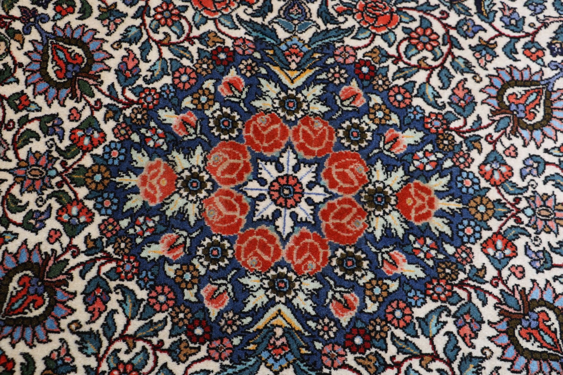 Bakhtiari Persian Rug — hand-knotted, 210 × 310 cm, Wool