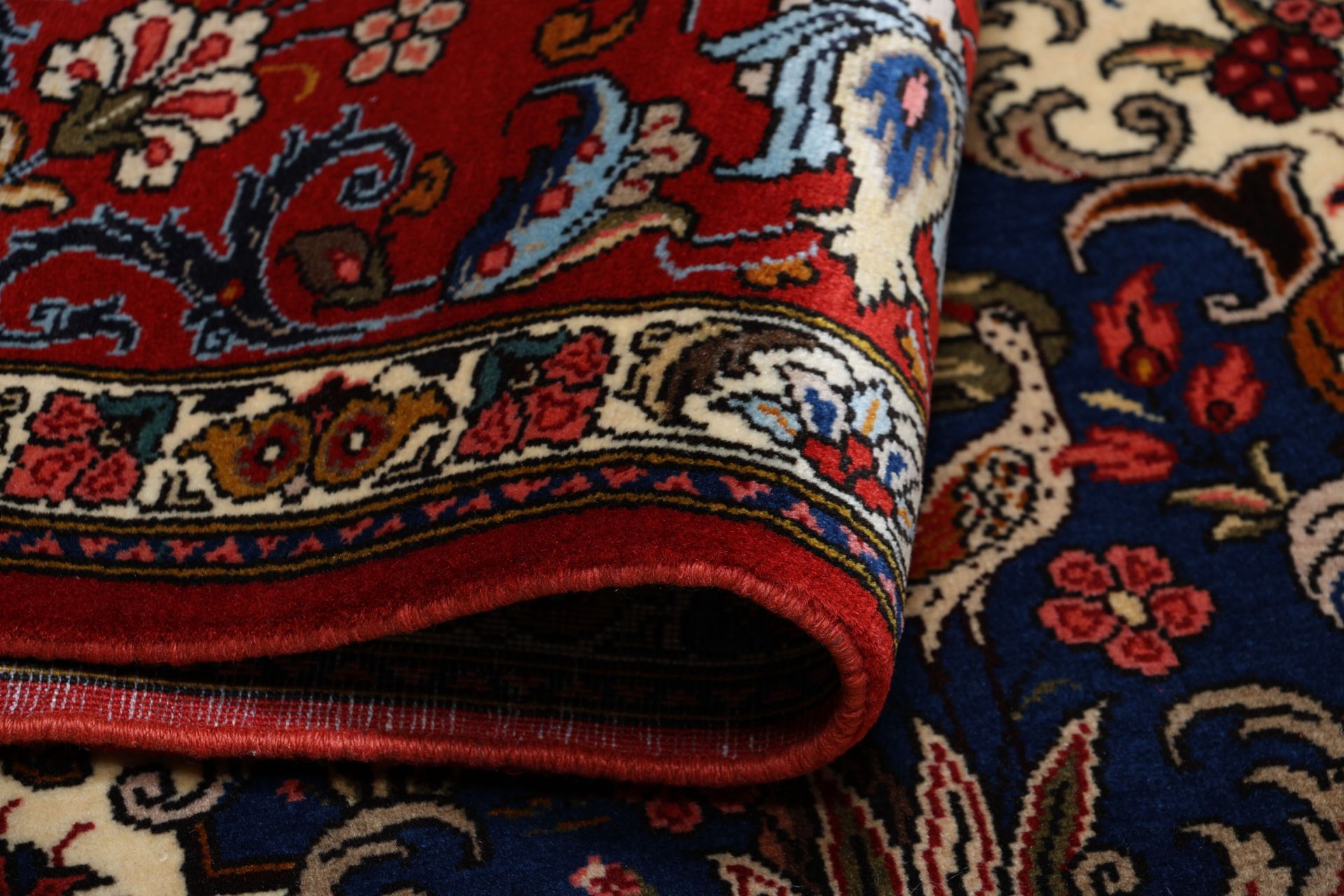 Bakhtiari Persian Rug — hand-knotted, 211 × 295 cm, Wool