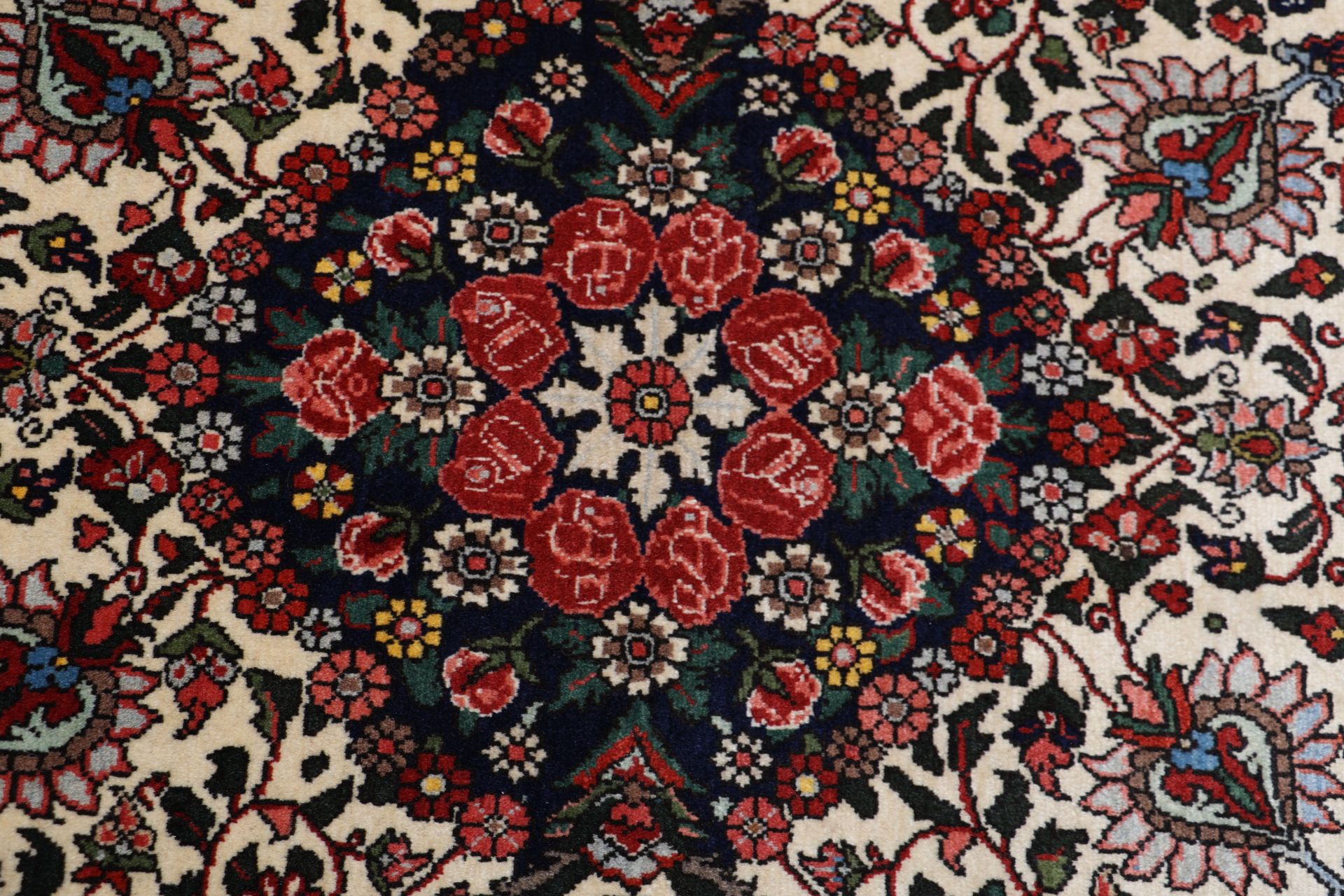 Bakhtiari Persian Rug — hand-knotted, 210 × 310 cm, Wool