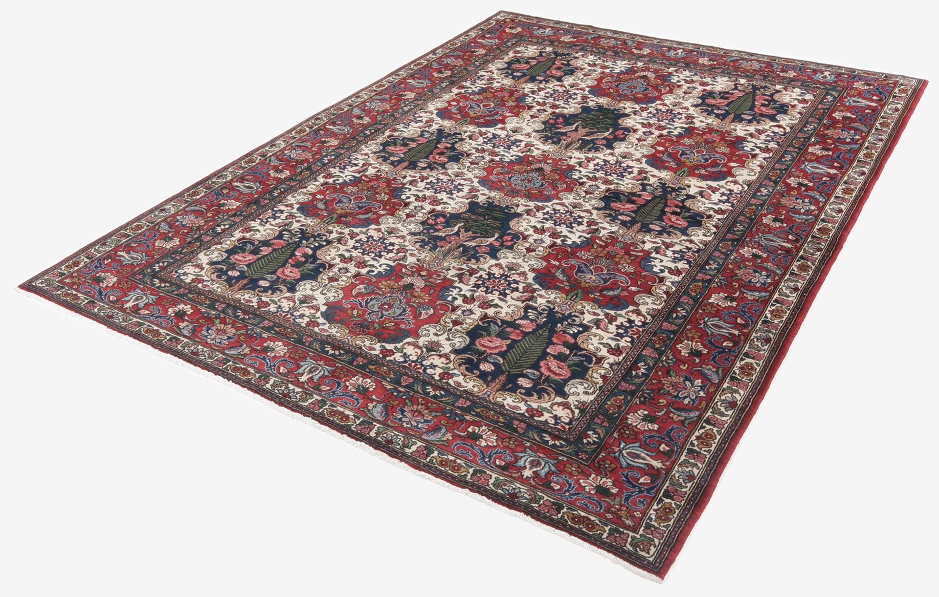 Bakhtiari Persian Rug 211 × 305 cm, Wool, hand-knotted