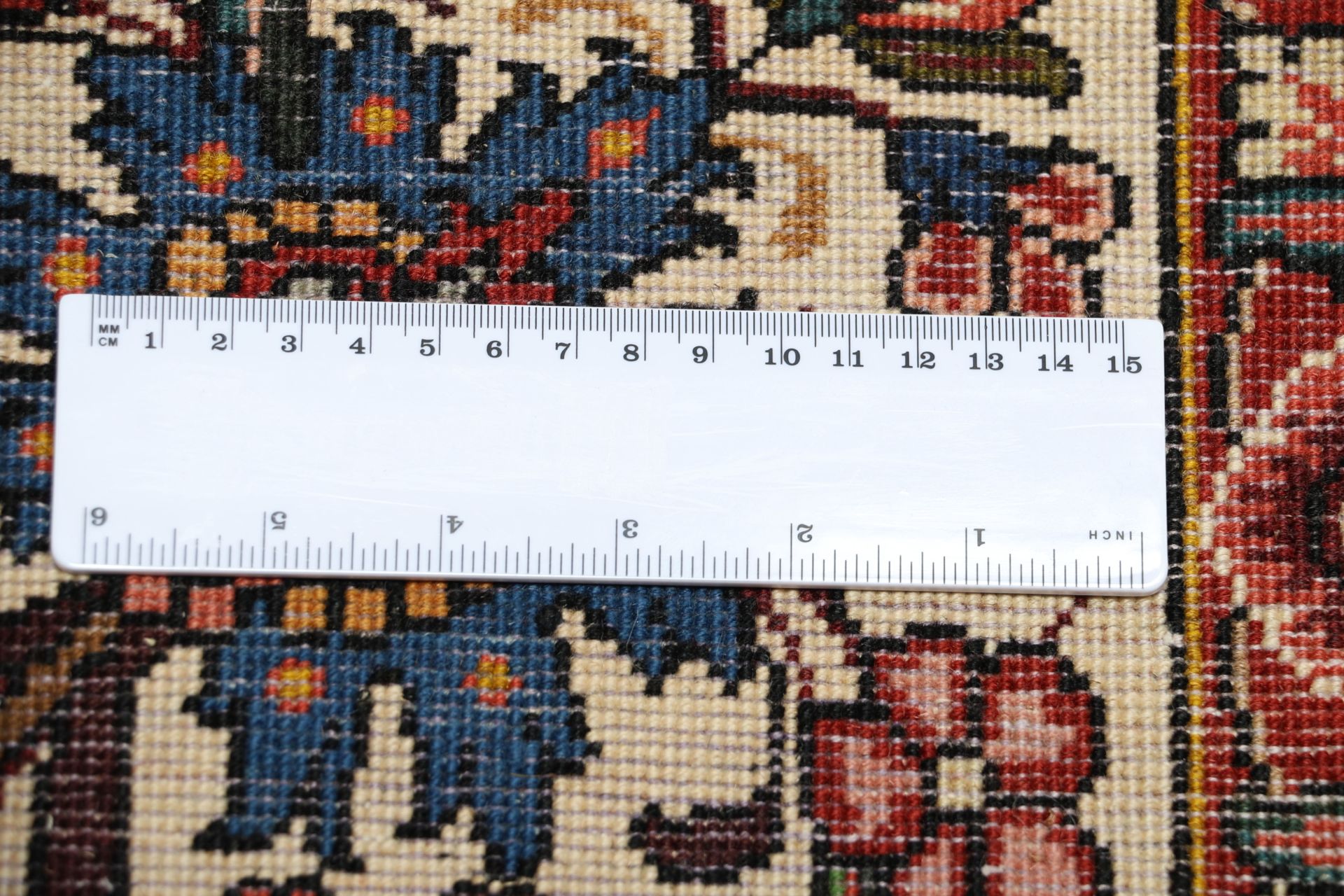 Hand-Knotted Wool Bakhtiari Persian Rug, 205 × 302 cm