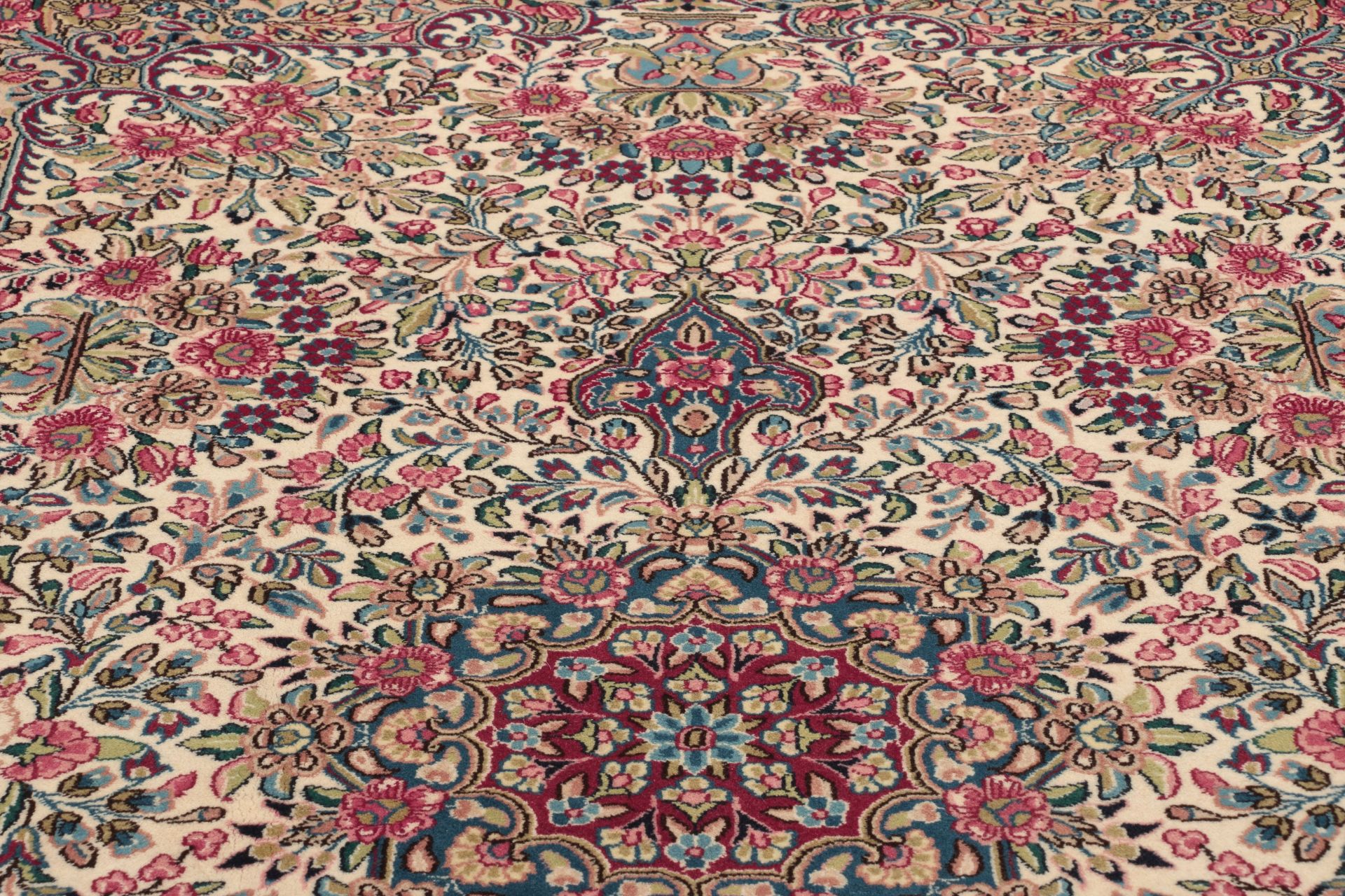 Kerman Persian Rug — hand-knotted, 200 × 300 cm, Wool