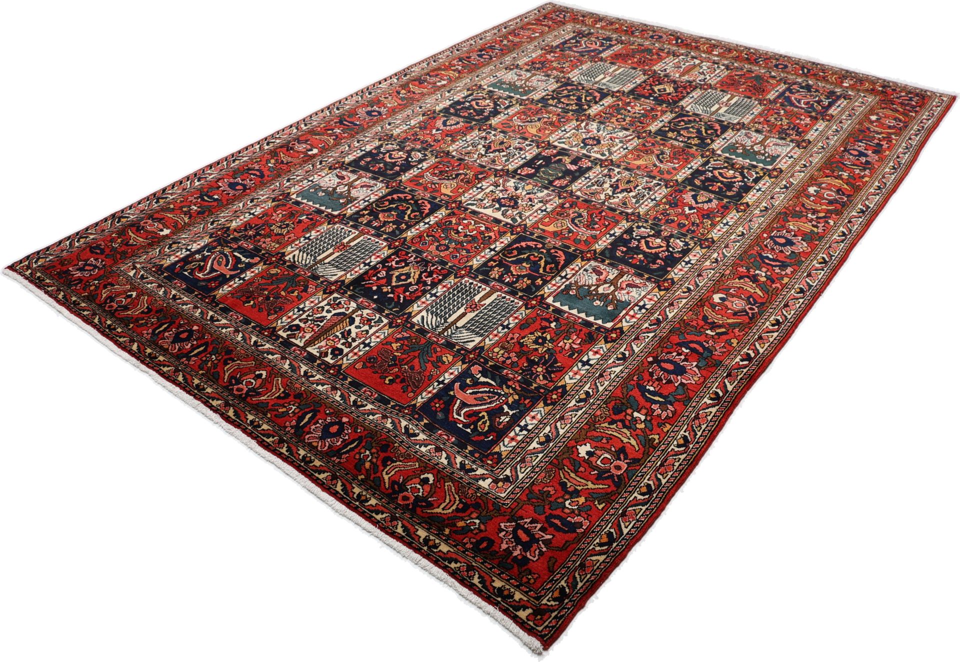 Hand-Knotted Wool Bakhtiari Persian Rug, 215 × 310 cm