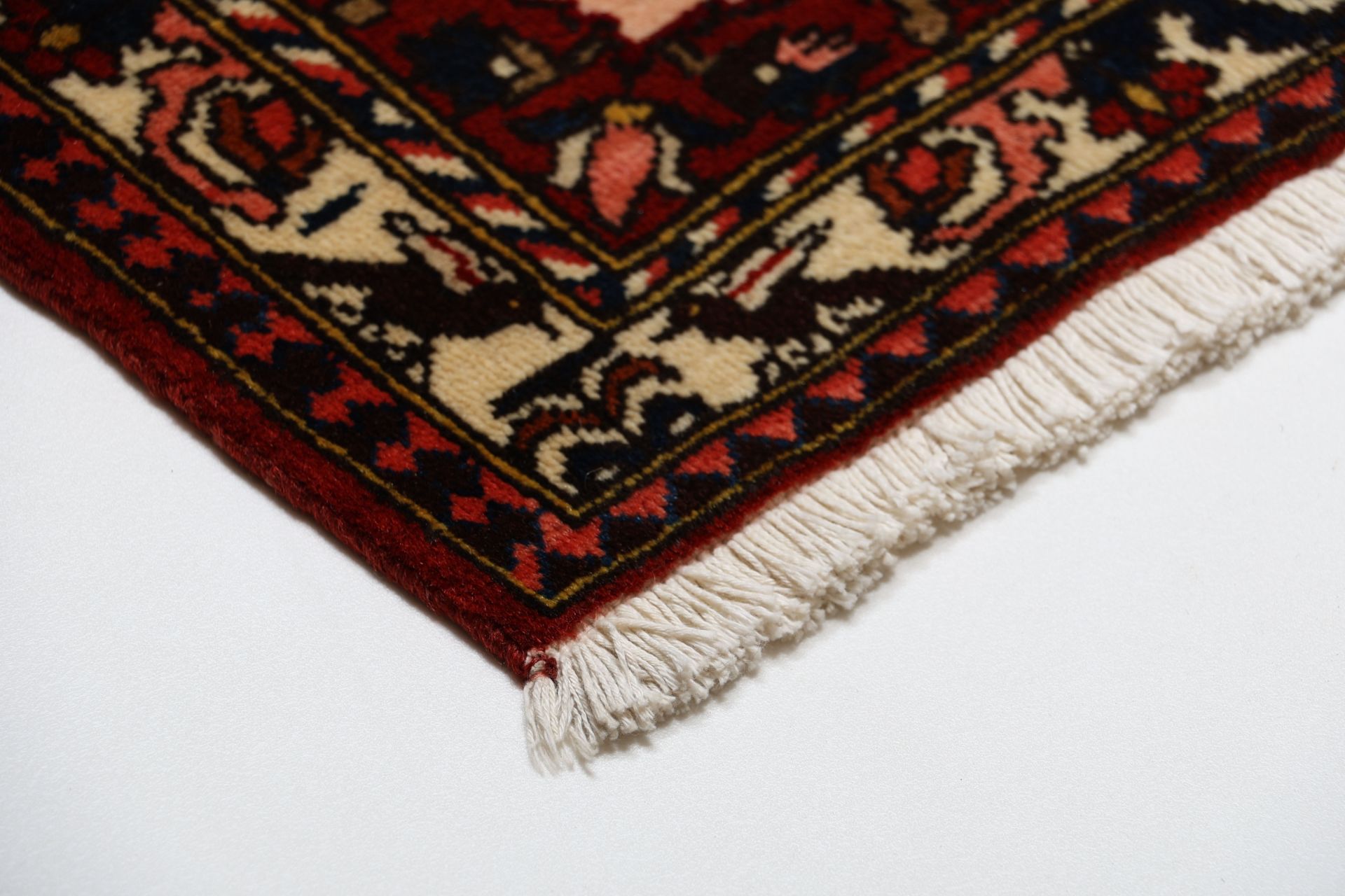 Bakhtiari Persian Rug — hand-knotted, 210 × 300 cm, Wool
