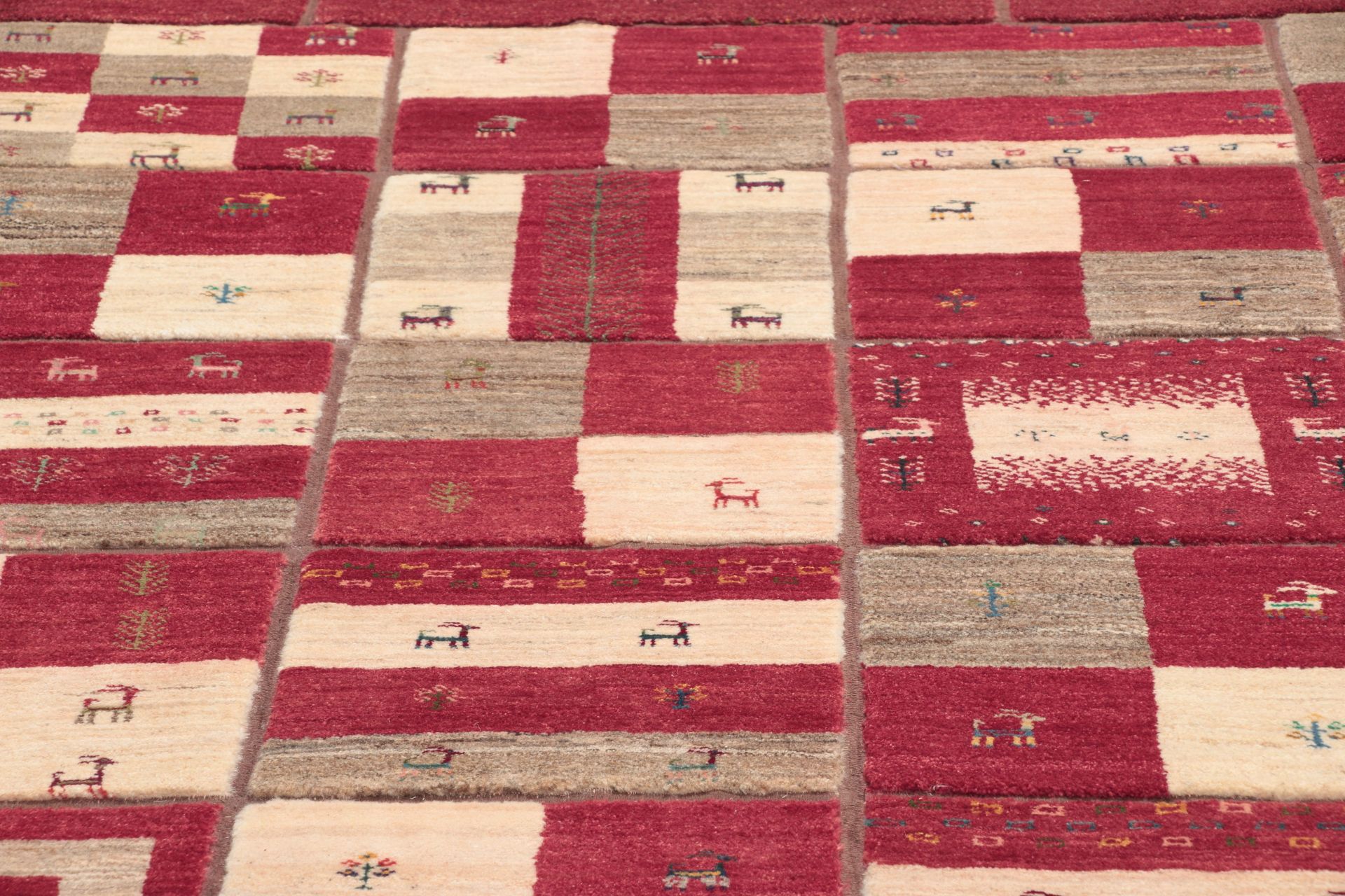 Gabbeh Persian Rug — hand-knotted, 204 × 305 cm, Wool