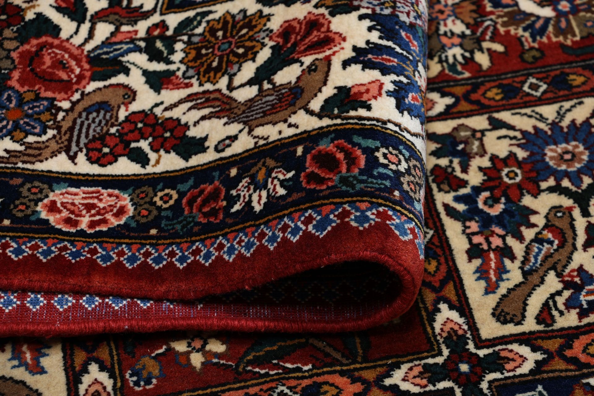 Hand-Knotted Wool Bakhtiari Persian Rug, 208 × 310 cm