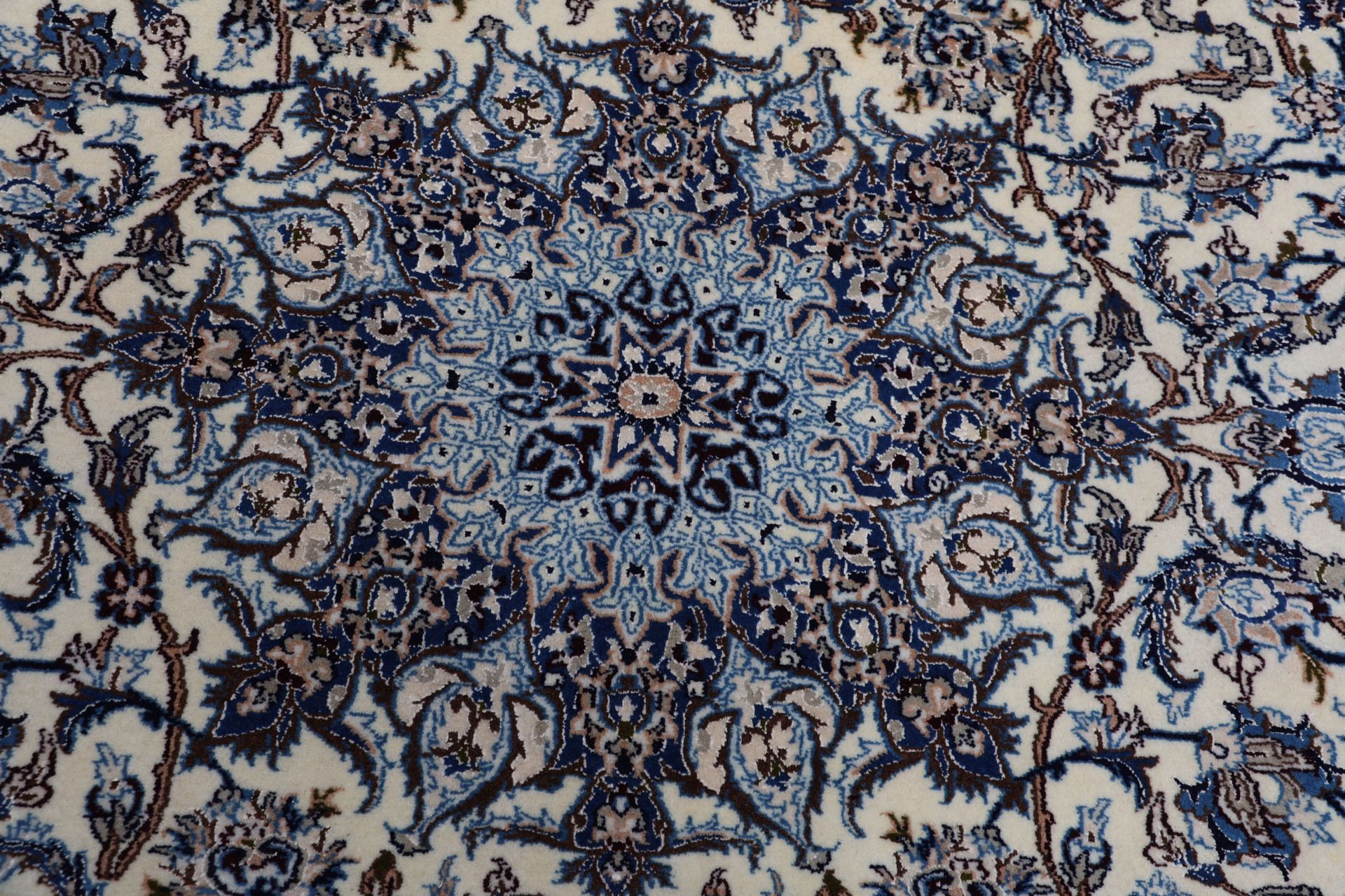 Hand-Knotted Wool Nain Persian Rug, 193 × 290 cm