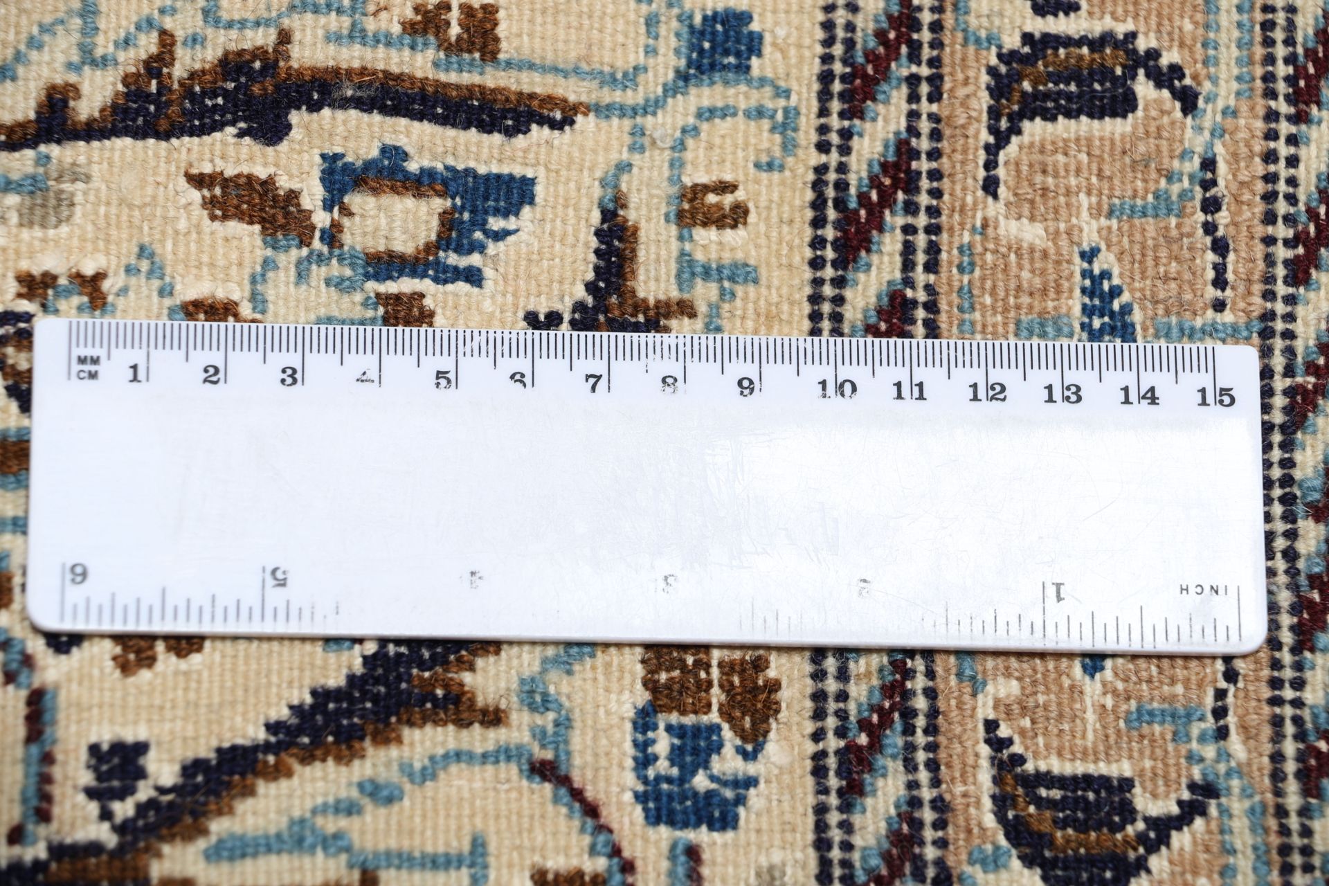 Hand-Knotted Wool Nain Persian Rug, 193 × 290 cm