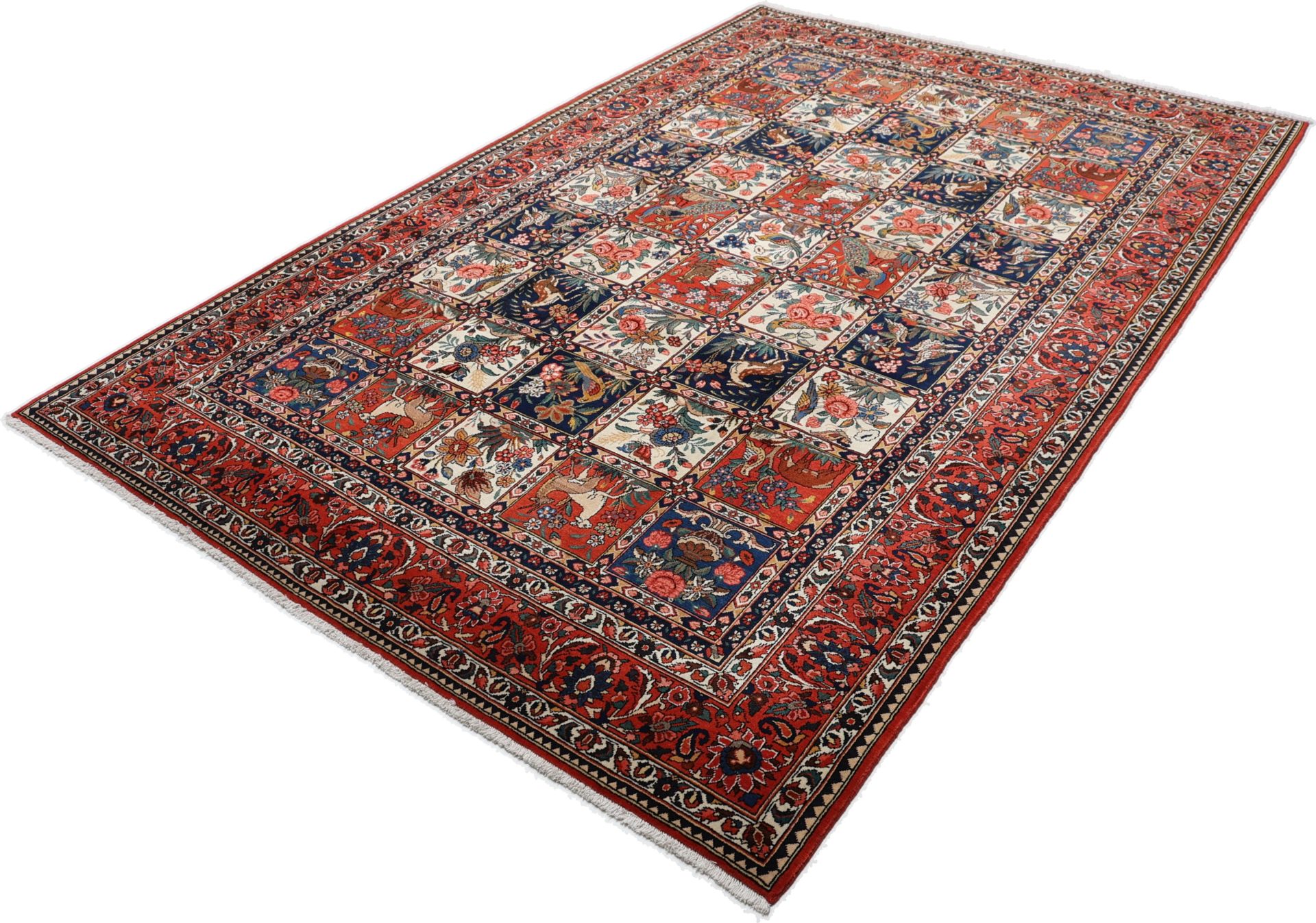 Hand-Knotted Wool Bakhtiari Persian Rug, 215 × 323 cm