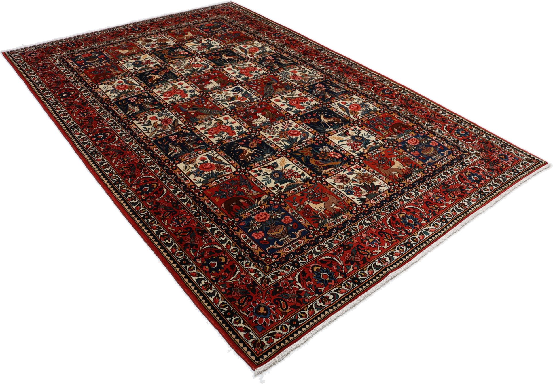 Hand-Knotted Wool Bakhtiari Persian Rug, 215 × 323 cm