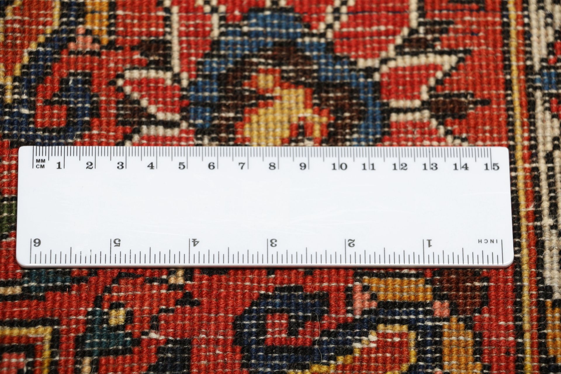 Hand-Knotted Wool Bakhtiari Persian Rug, 215 × 323 cm