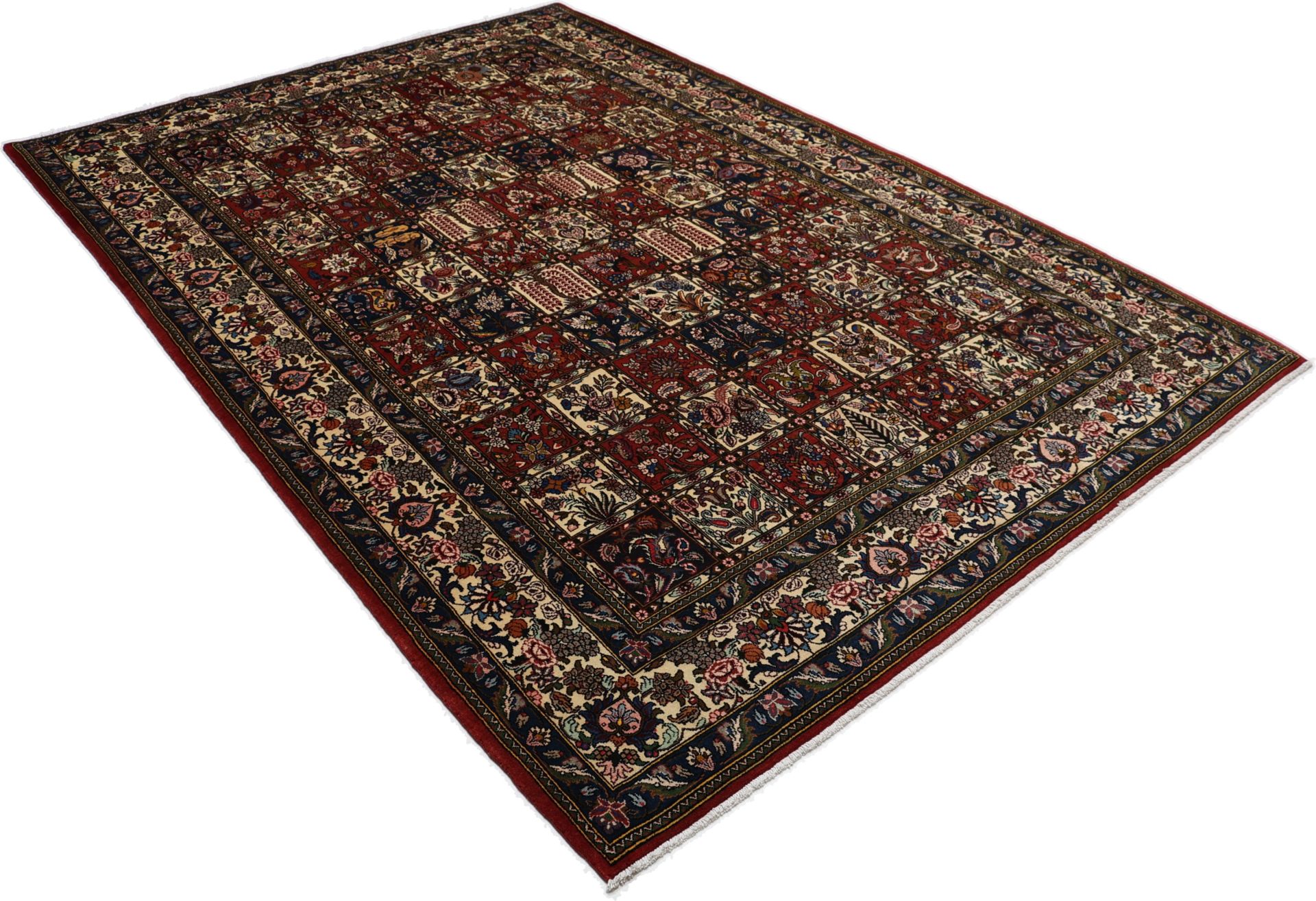 Hand-Knotted Wool Bakhtiari Persian Rug, 208 × 308 cm