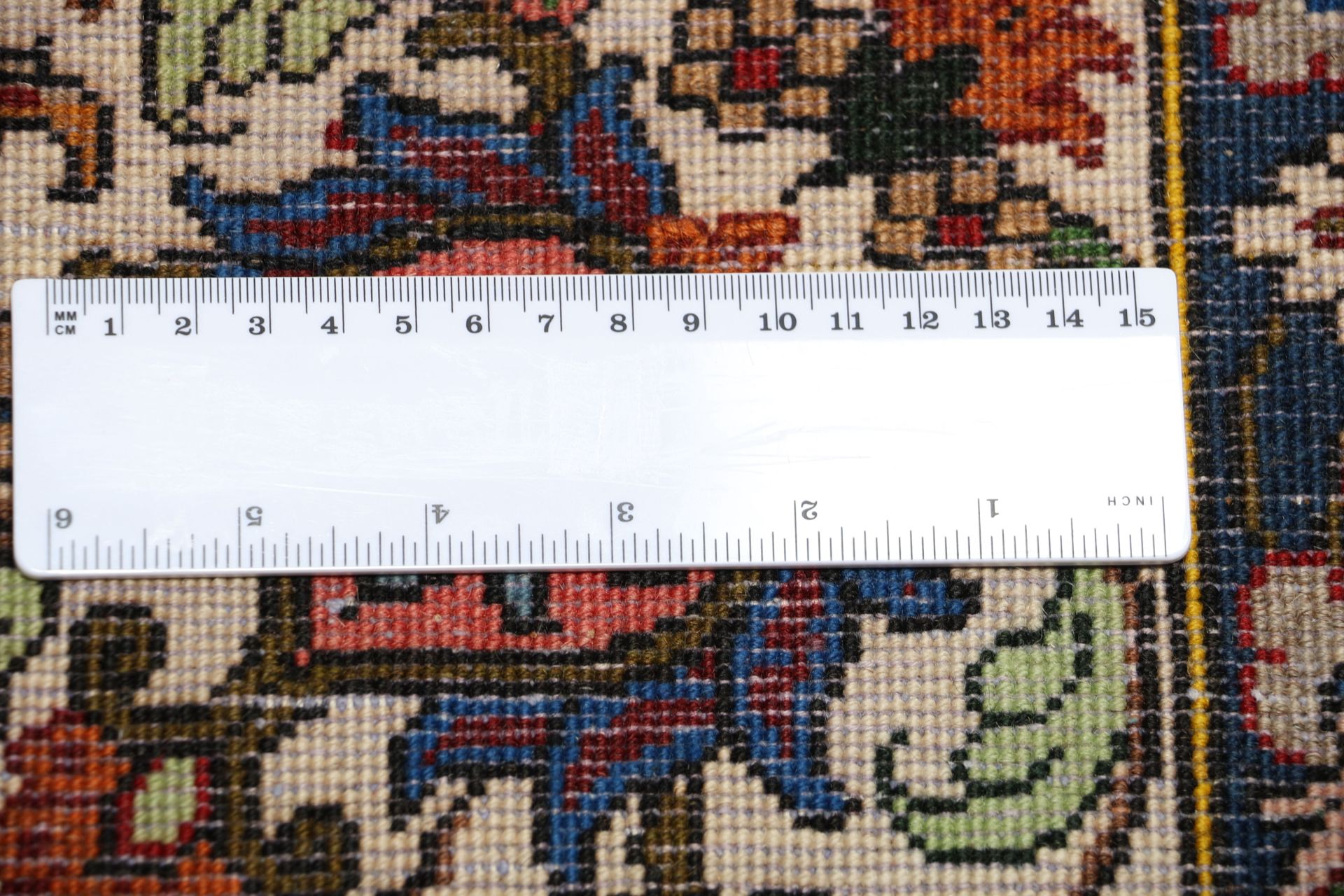 Hand-Knotted Wool Bakhtiari Persian Rug, 208 × 308 cm
