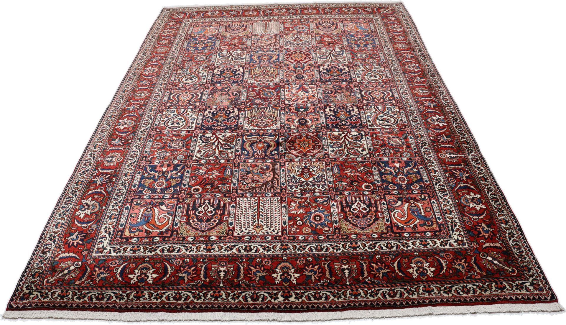 Hand-Knotted Wool Bakhtiari Persian Rug, 220 × 323 cm