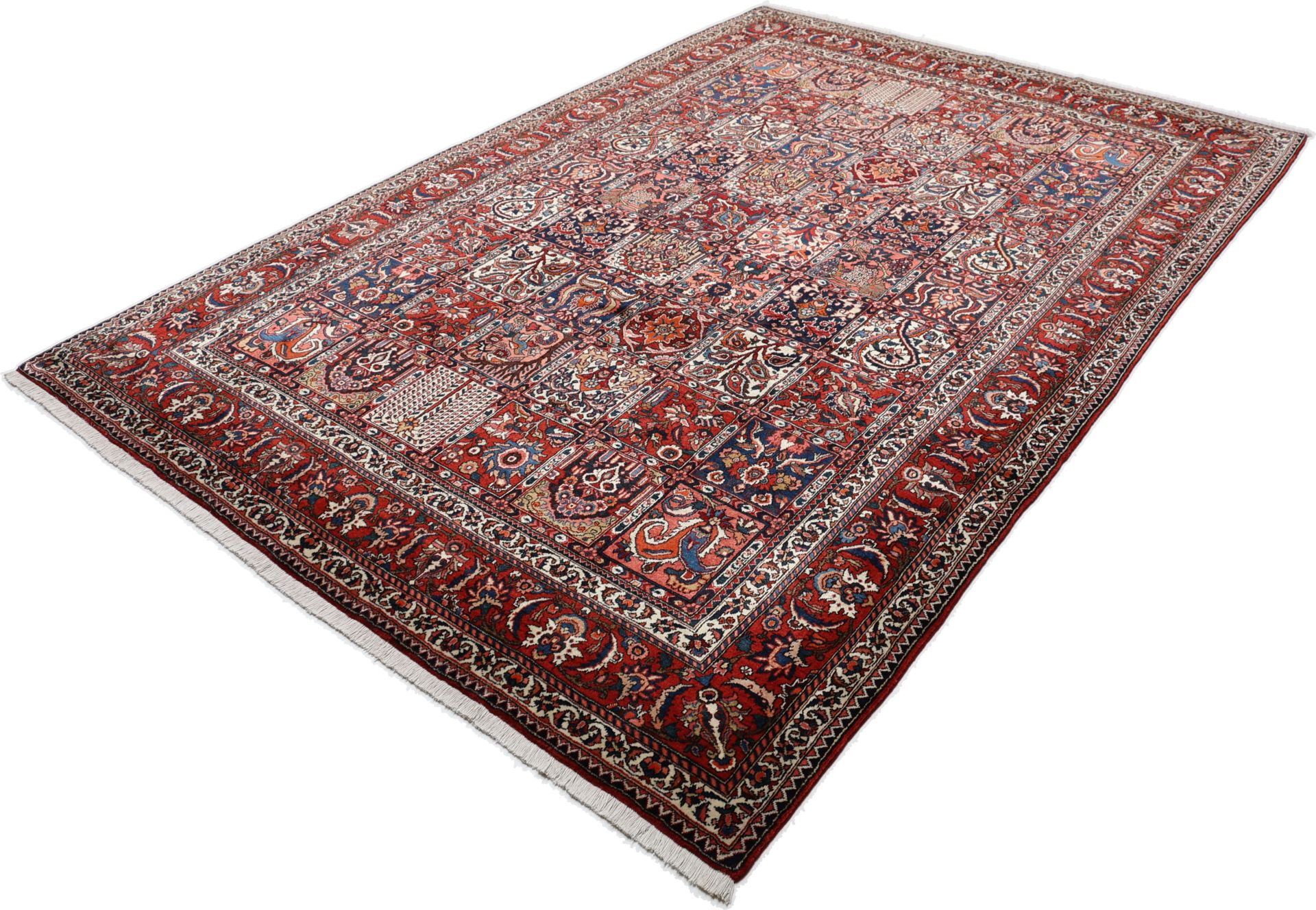 Hand-Knotted Wool Bakhtiari Persian Rug, 220 × 323 cm