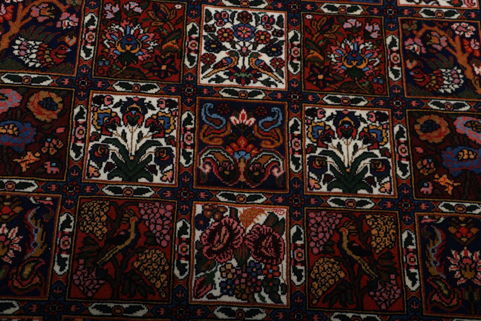 Bakhtiari Persian Rug 197 × 296 cm, Wool, hand-knotted