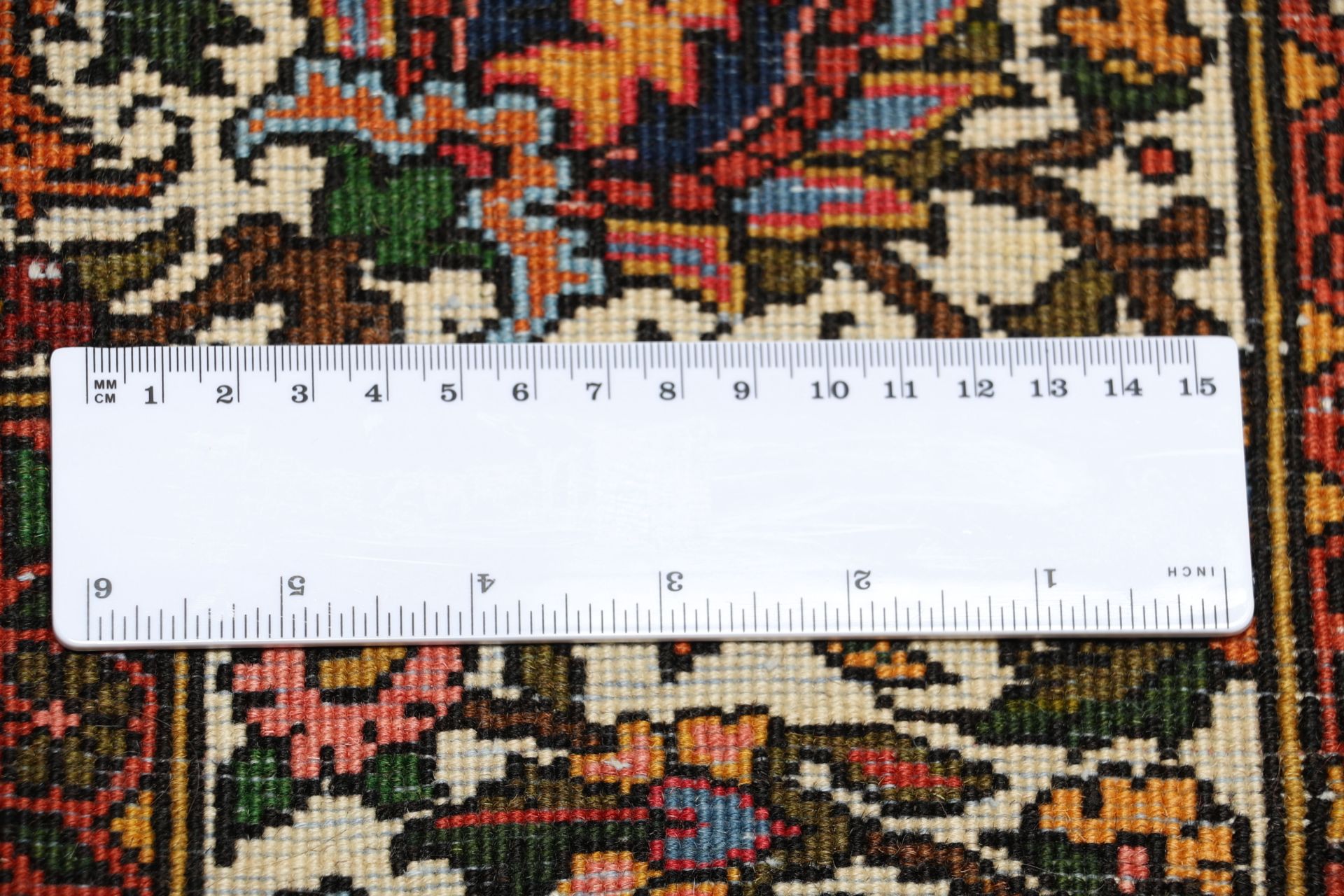 Bakhtiari Persian Rug 197 × 296 cm, Wool, hand-knotted