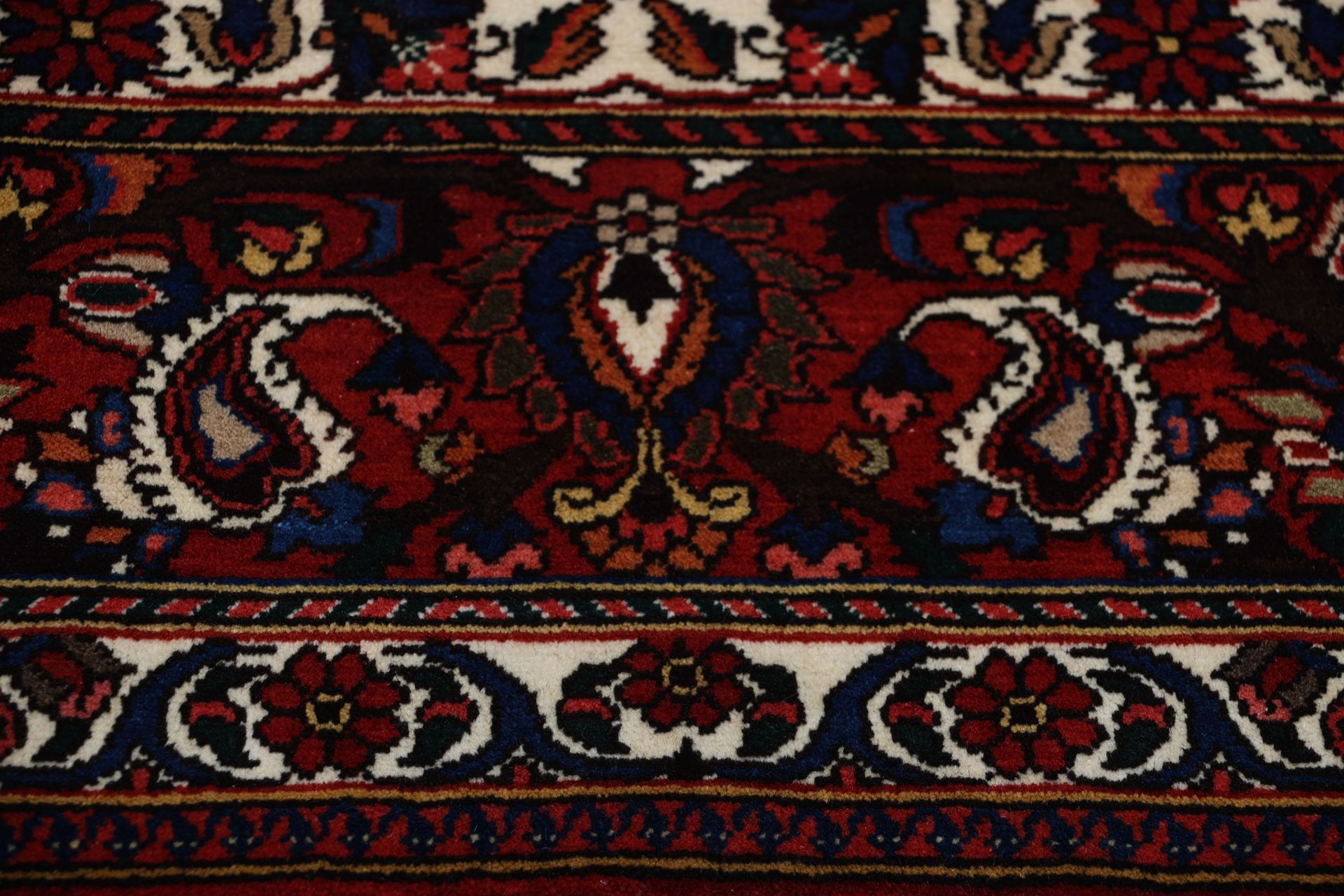 Hand-Knotted Wool Bakhtiari Persian Rug, 203 × 318 cm