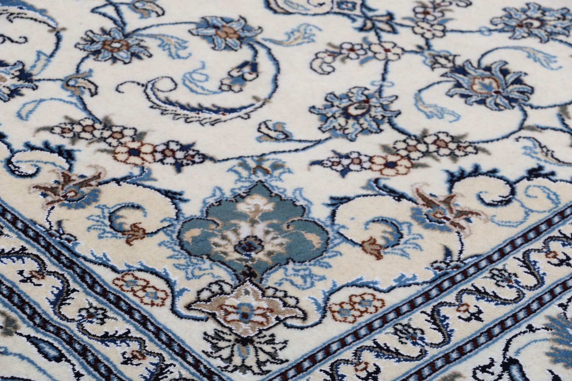 Nain Persian Rug 196 × 297 cm, Wool, hand-knotted