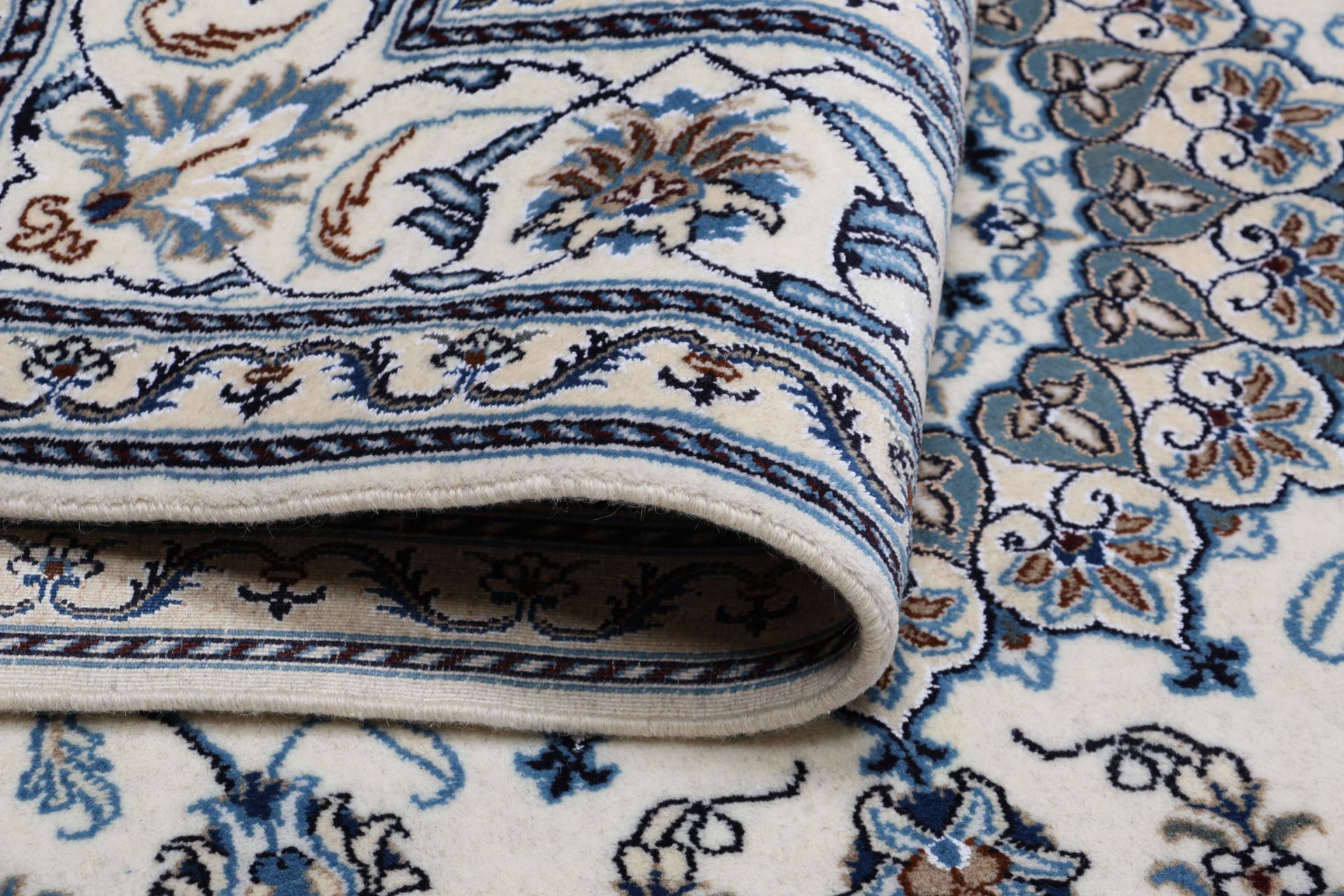 Nain Persian Rug 196 × 297 cm, Wool, hand-knotted