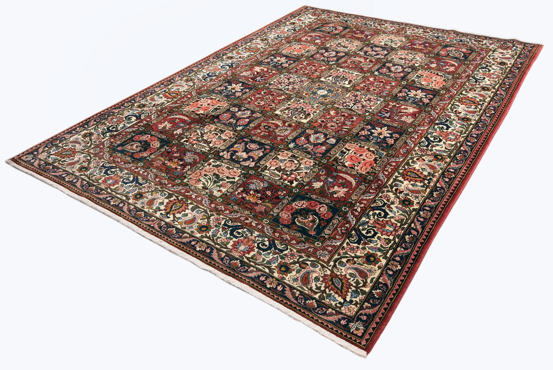 Hand-Knotted Wool Bakhtiari Persian Rug, 212 × 310 cm