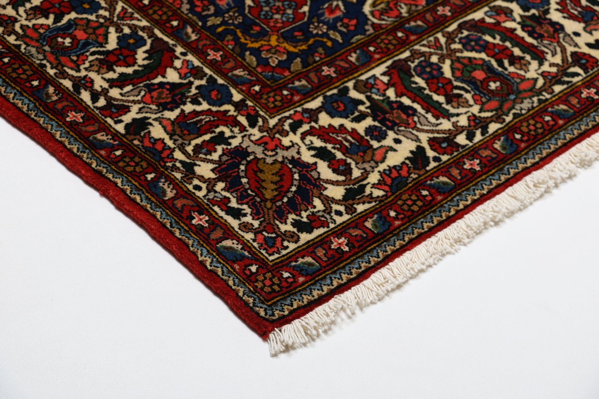 Hand-Knotted Wool Bakhtiari Persian Rug, 200 × 303 cm