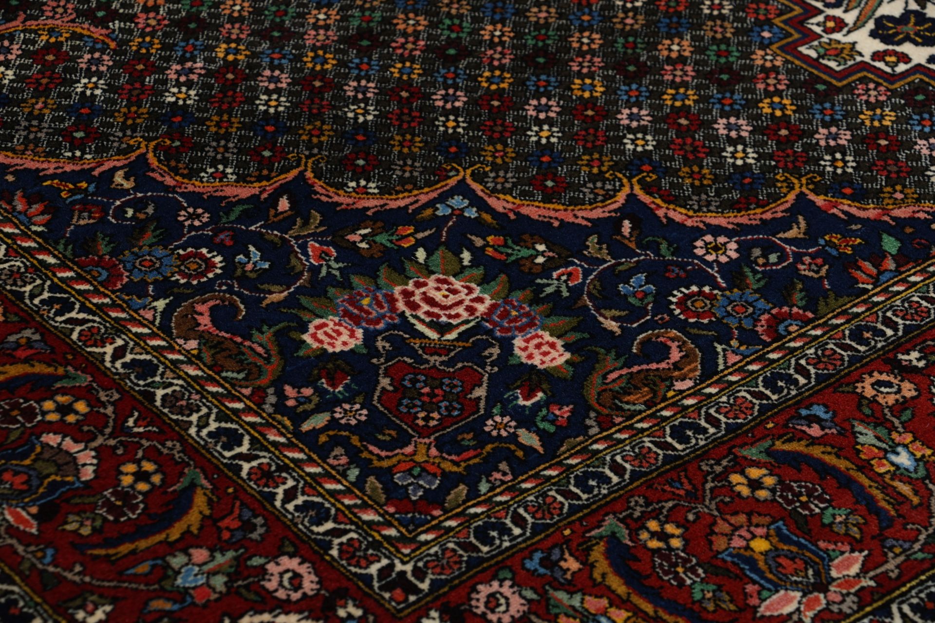 Bakhtiari Persian Rug — hand-knotted, 200 × 300 cm, Wool