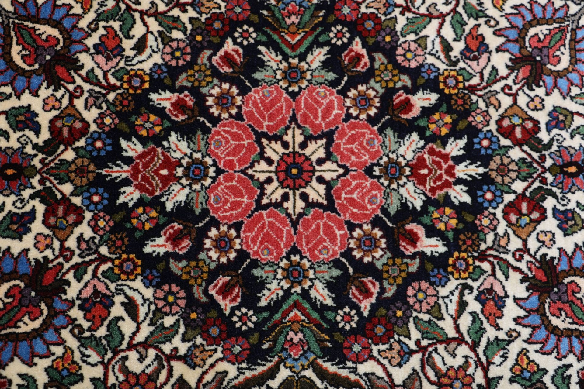 Bakhtiari Persian Rug — hand-knotted, 200 × 300 cm, Wool