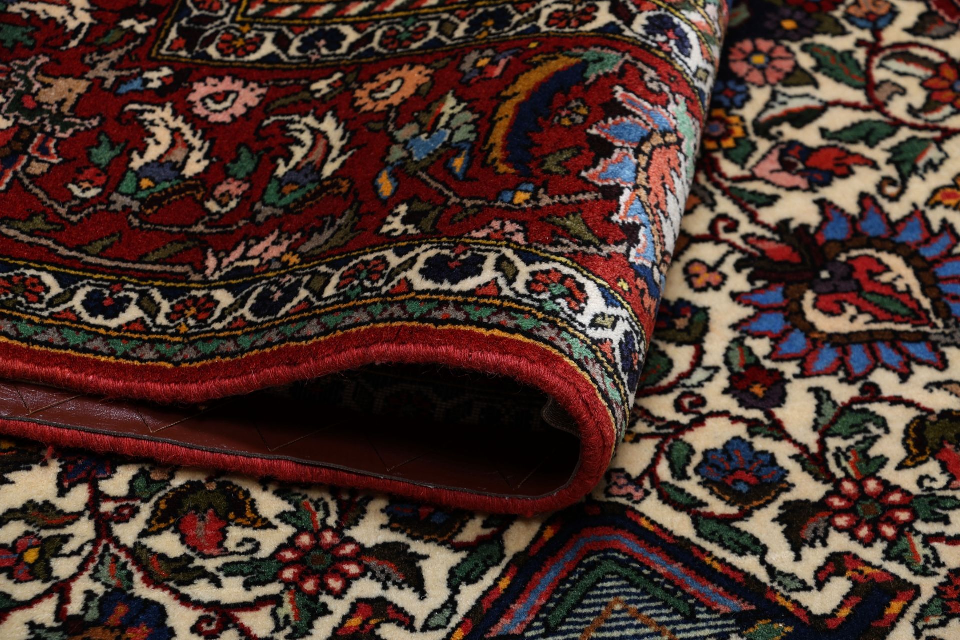 Bakhtiari Persian Rug — hand-knotted, 200 × 300 cm, Wool