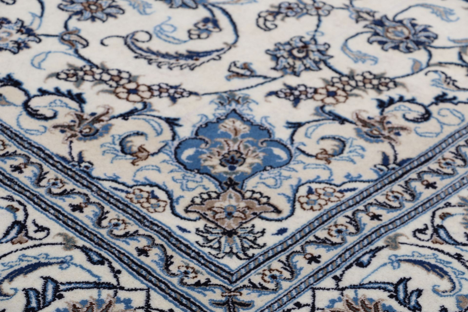 Hand-Knotted Wool Nain Persian Rug, 200 × 298 cm