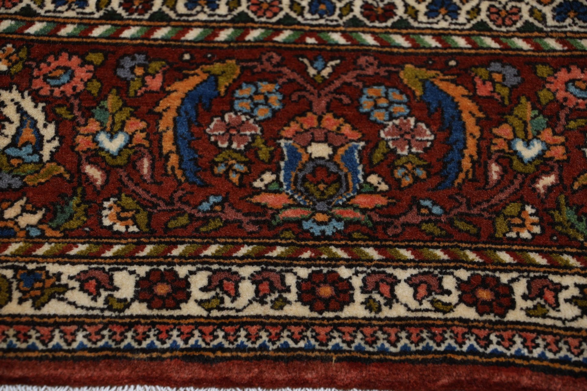 Hand-Knotted Wool Bakhtiari Persian Rug, 203 × 308 cm