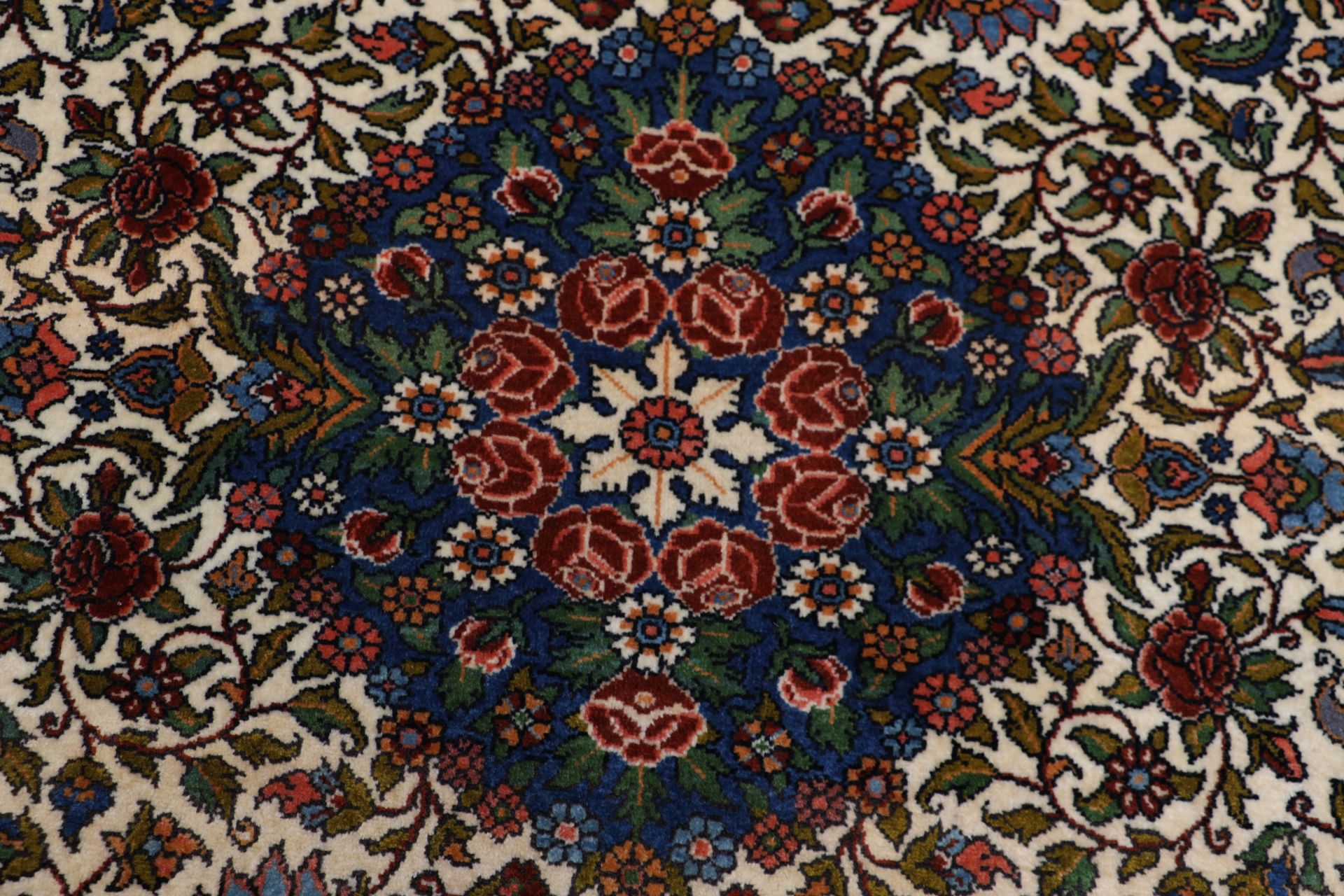 Hand-Knotted Wool Bakhtiari Persian Rug, 203 × 308 cm