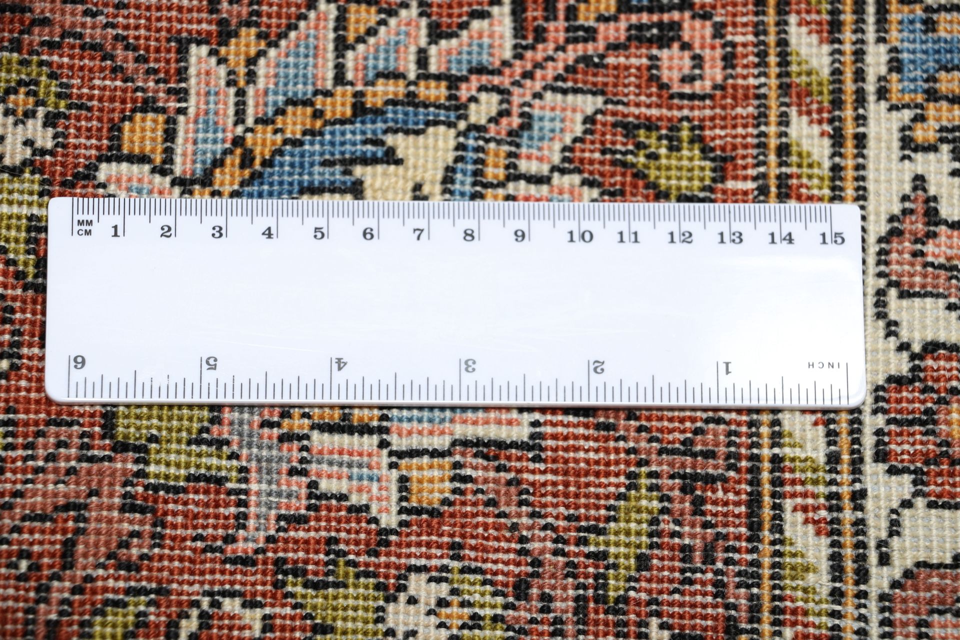 Hand-Knotted Wool Bakhtiari Persian Rug, 203 × 308 cm