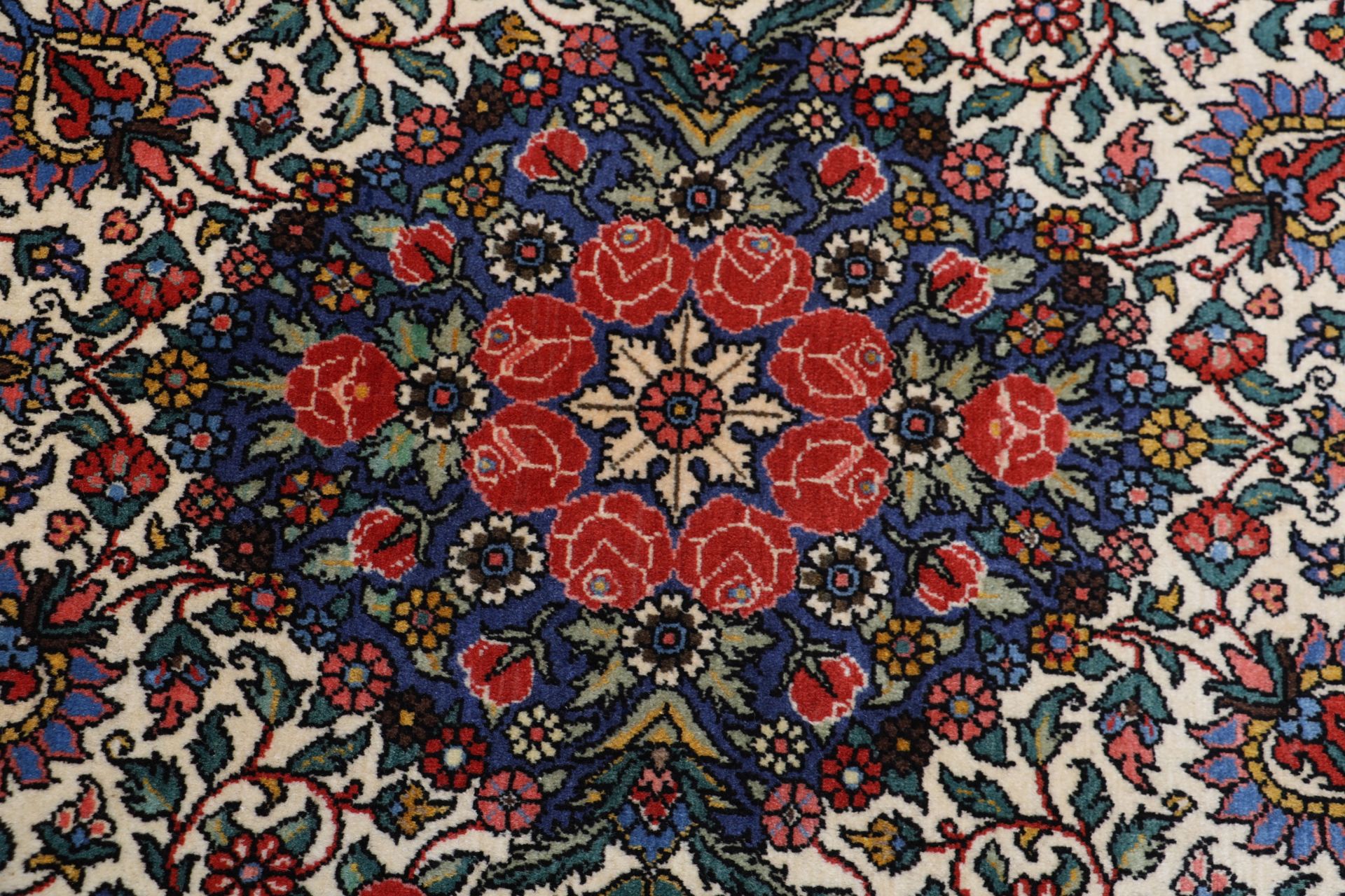 Hand-Knotted Wool Bakhtiari Persian Rug, 208 × 300 cm