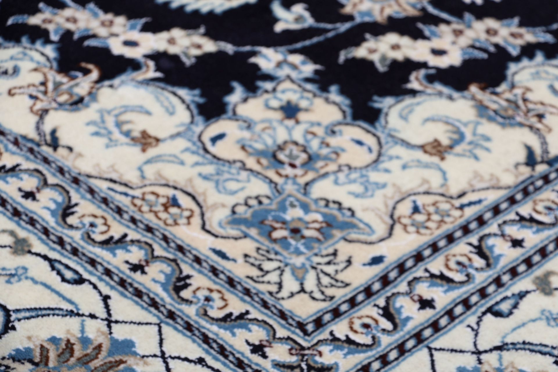Hand-Knotted Wool Nain Persian Rug, 198 × 300 cm