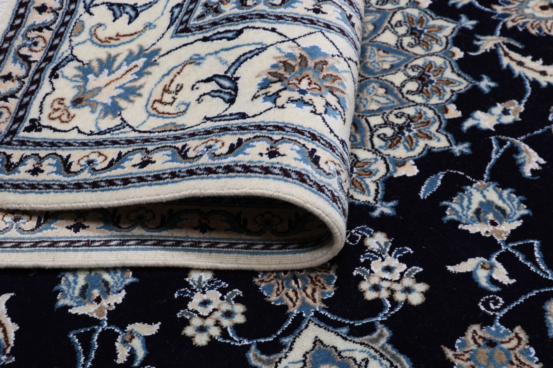 Hand-Knotted Wool Nain Persian Rug, 198 × 300 cm