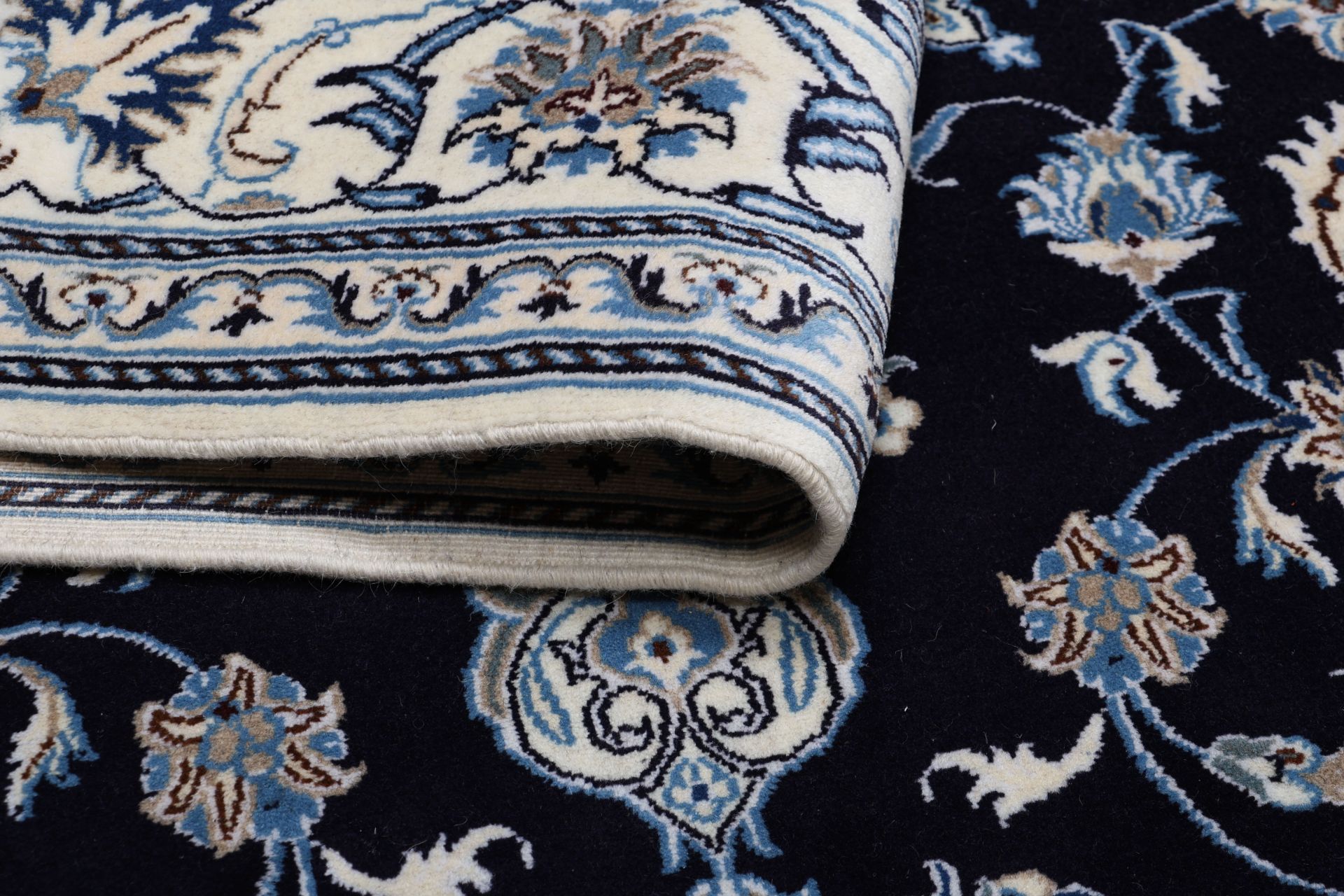 Hand-Knotted Wool Nain Persian Rug, 192 × 292 cm