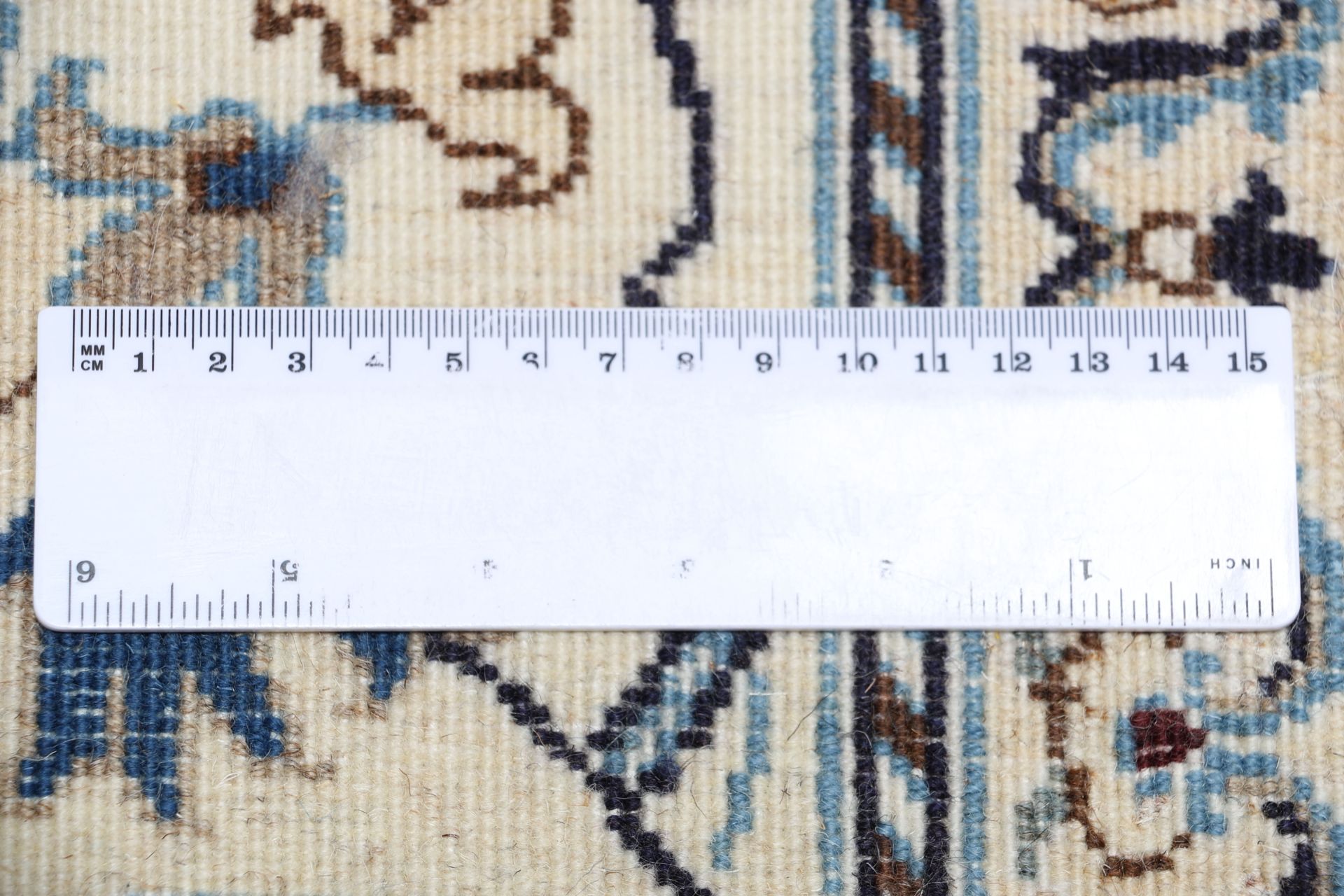 Hand-Knotted Wool Nain Persian Rug, 192 × 292 cm