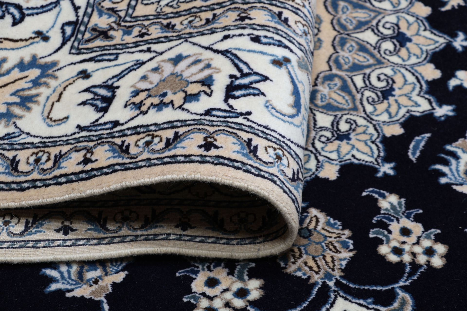 Hand-Knotted Wool Nain Persian Rug, 192 × 294 cm