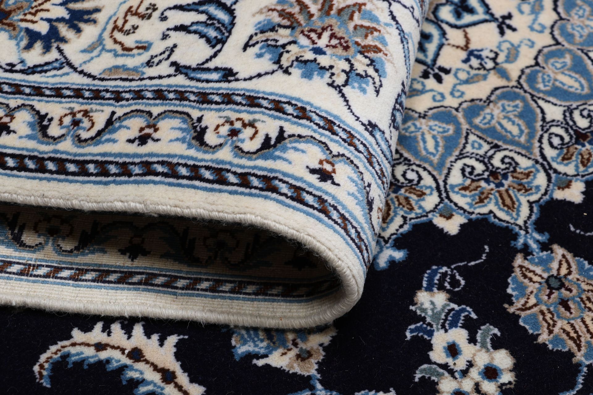 perserteppich-nain-193-x-294-cm-schurwolle-handgeknupft-exklusiv-9 Nain Persian Rug — hand-knotted, 193 × 294 cm, Wool