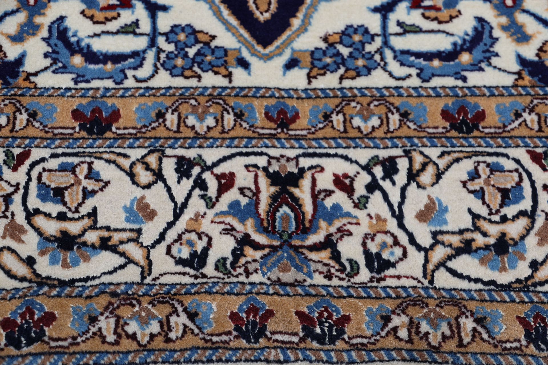 perserteppich-nain-195-x-285-cm-schurwolle-handgeknupft-exklusiv-6 Hand-Knotted Wool Nain Persian Rug, 195 × 285 cm