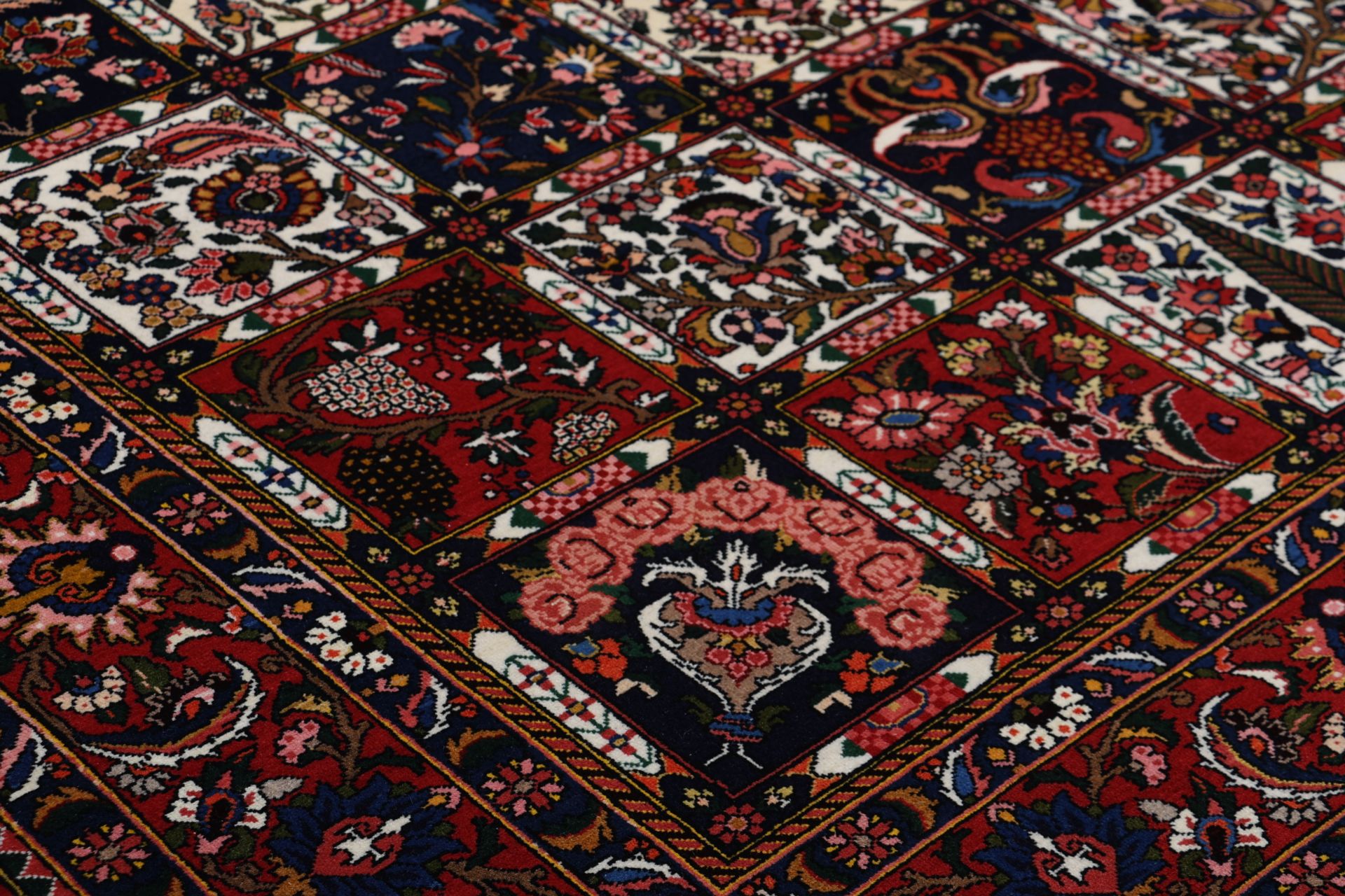 perserteppich-bachtiar-207-x-320-cm-schurwolle-handgeknupft-4 Bakhtiari Persian Rug — hand-knotted, 207 × 320 cm, Wool