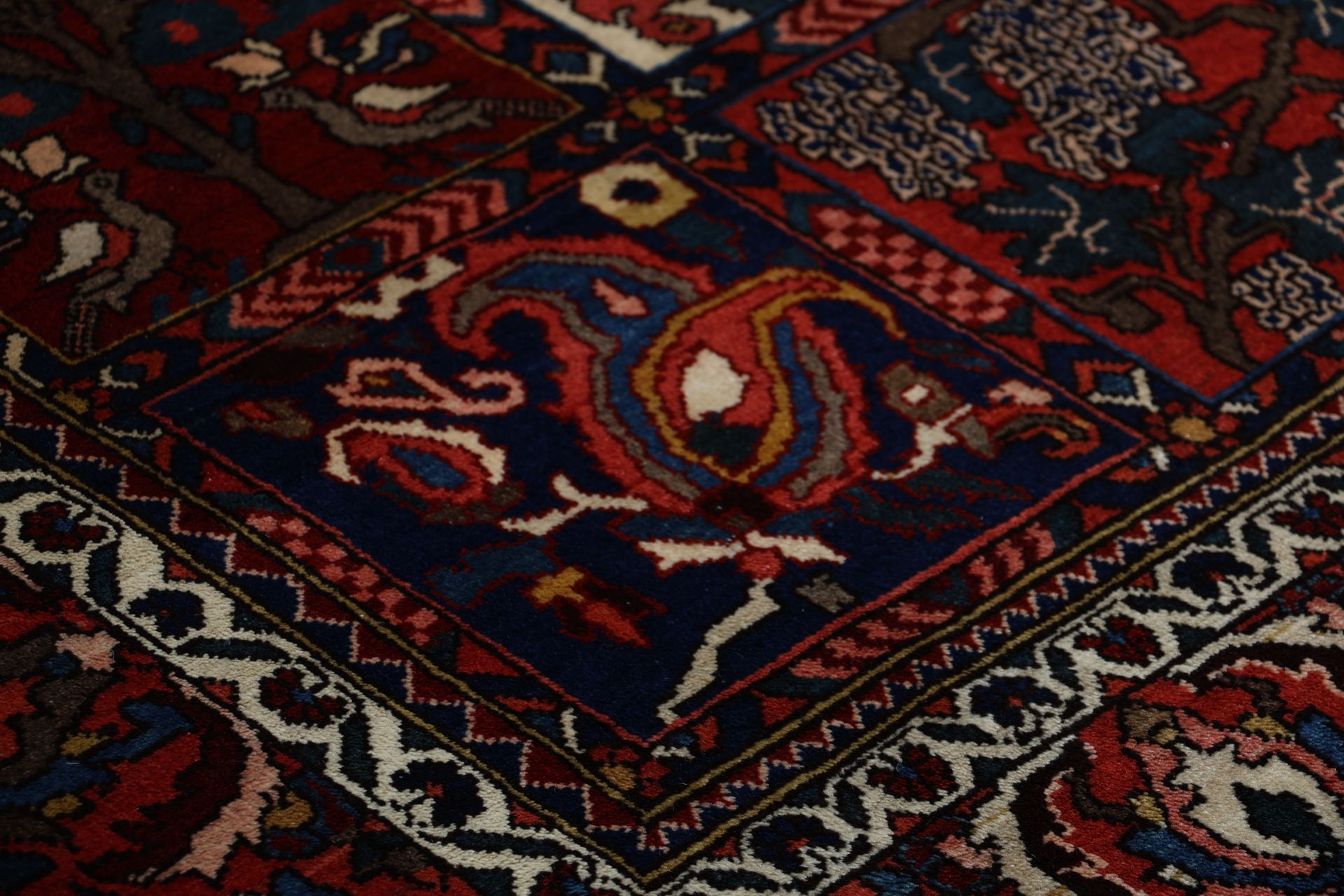 perserteppich-bachtiar-210-x-312-cm-schurwolle-handgeknupft-hochwertig-4 Bakhtiari Persian Rug 210 × 312 cm, Wool, hand-knotted