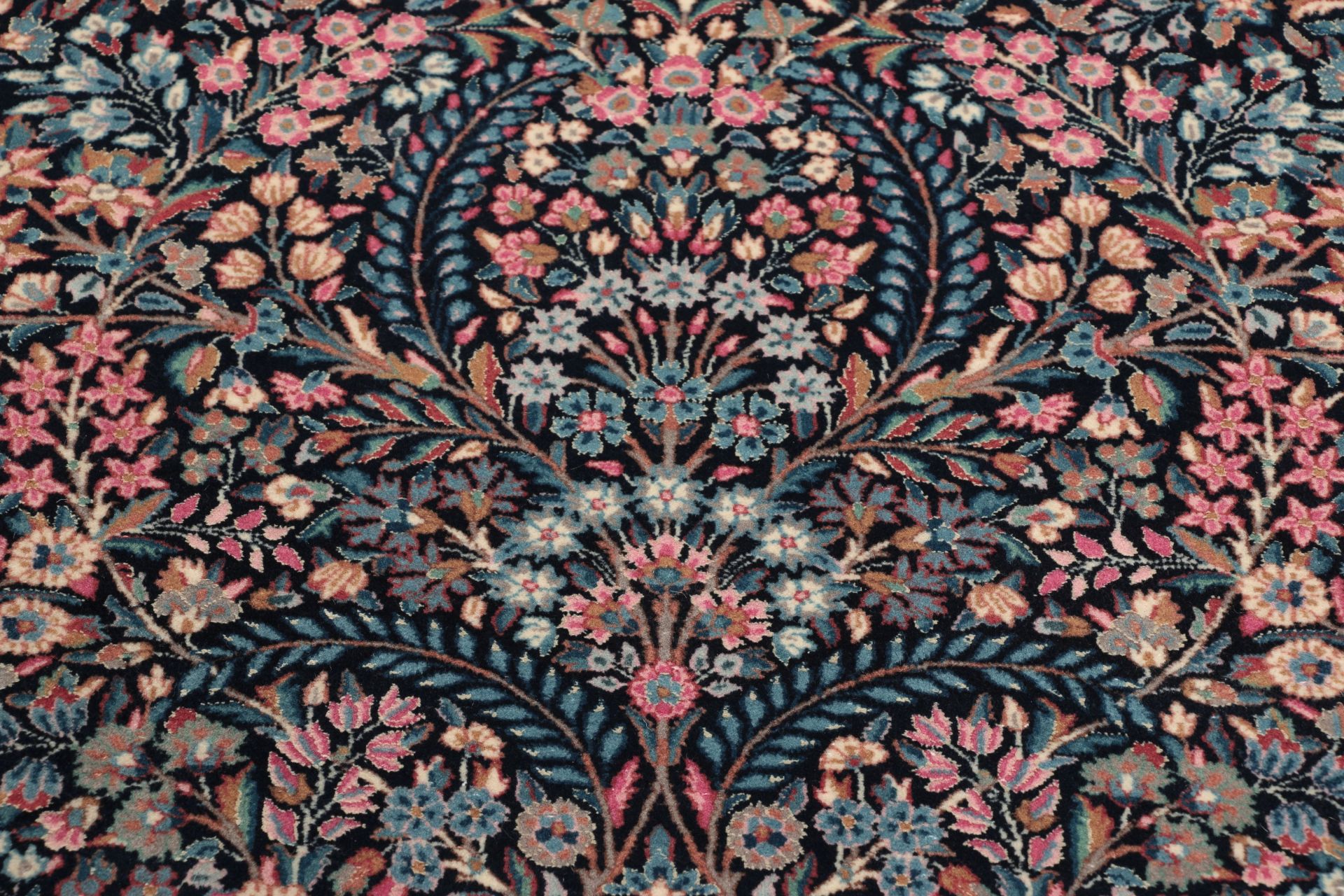 perserteppich-kirman-205-x-305-cm-schurwolle-handgeknupft-2 Kerman Persian Rug — hand-knotted, 205 × 305 cm, Wool