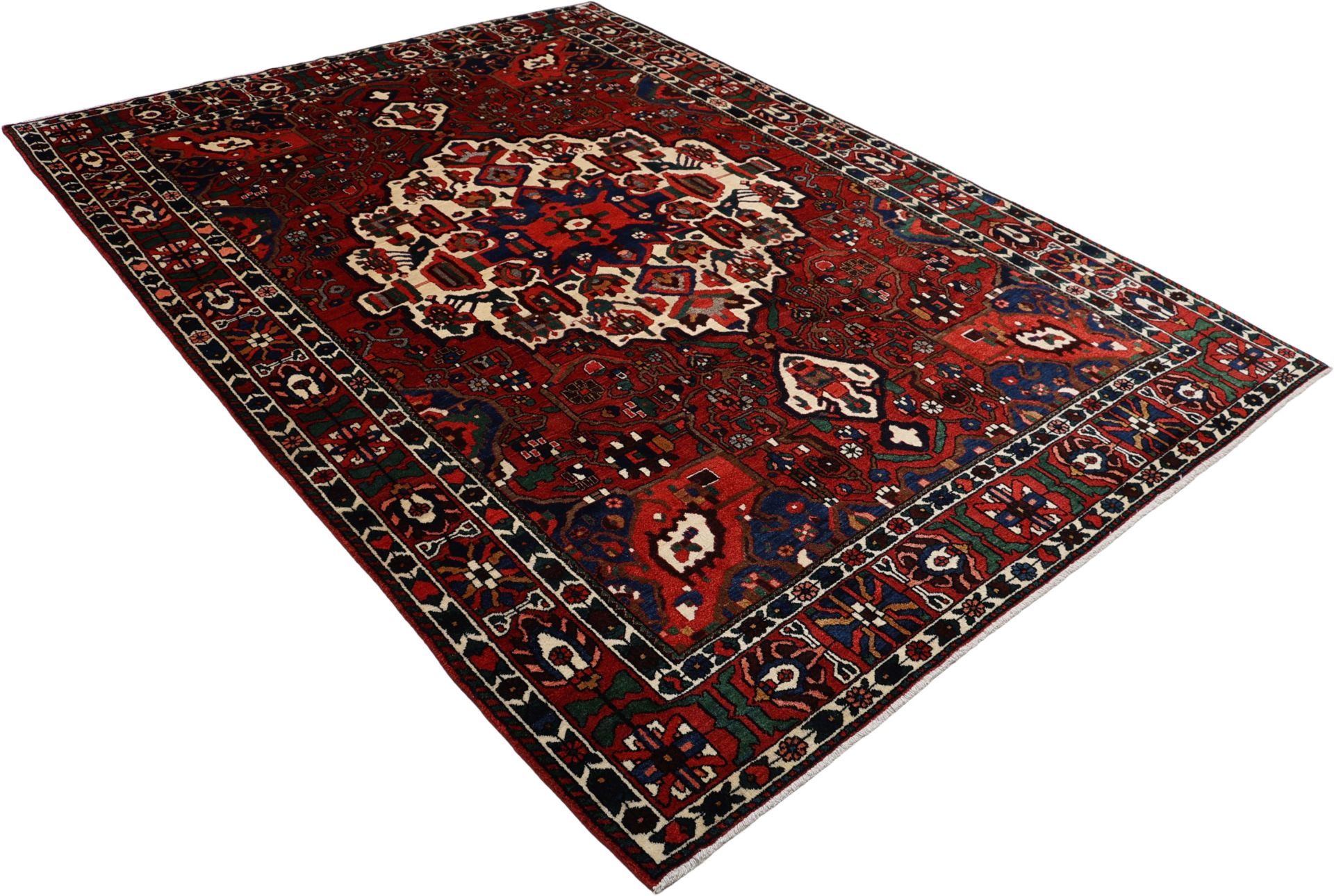 Bakhtiari Persian Rug 224 × 310 cm, Wool, hand-knotted
