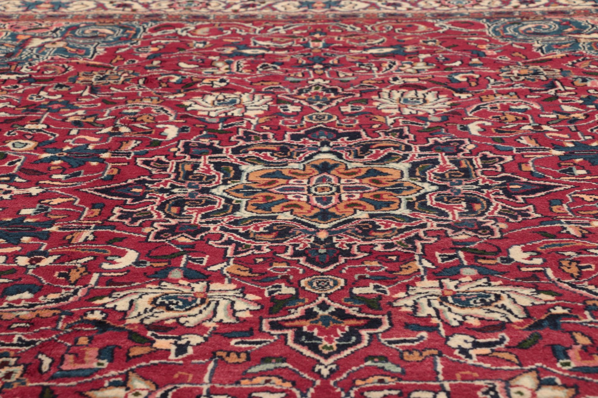 Hamadan Persian Rug — hand-knotted, 213 × 313 cm