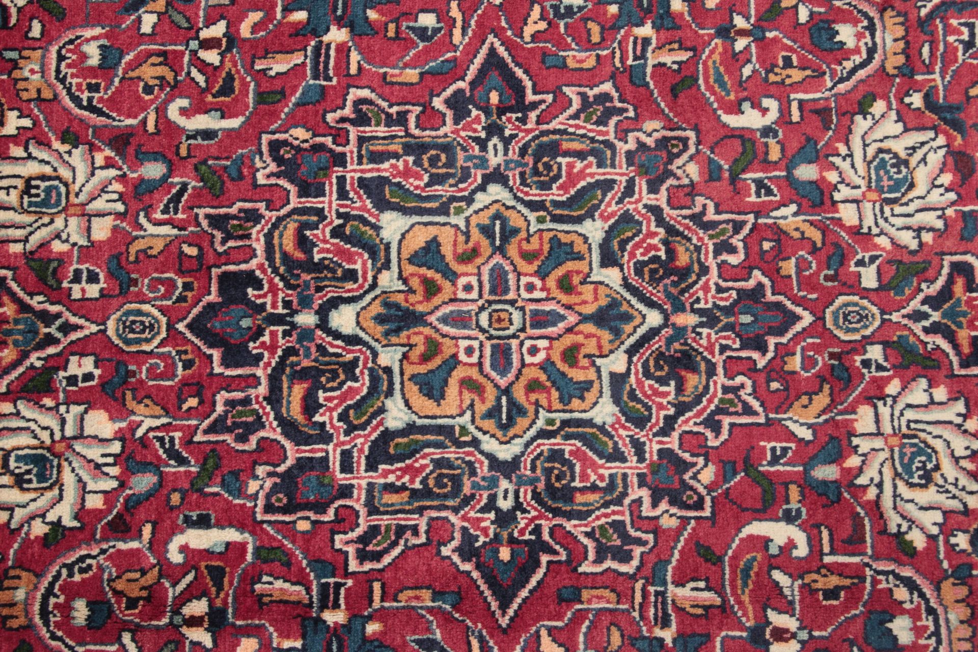 Hamadan Persian Rug — hand-knotted, 213 × 313 cm