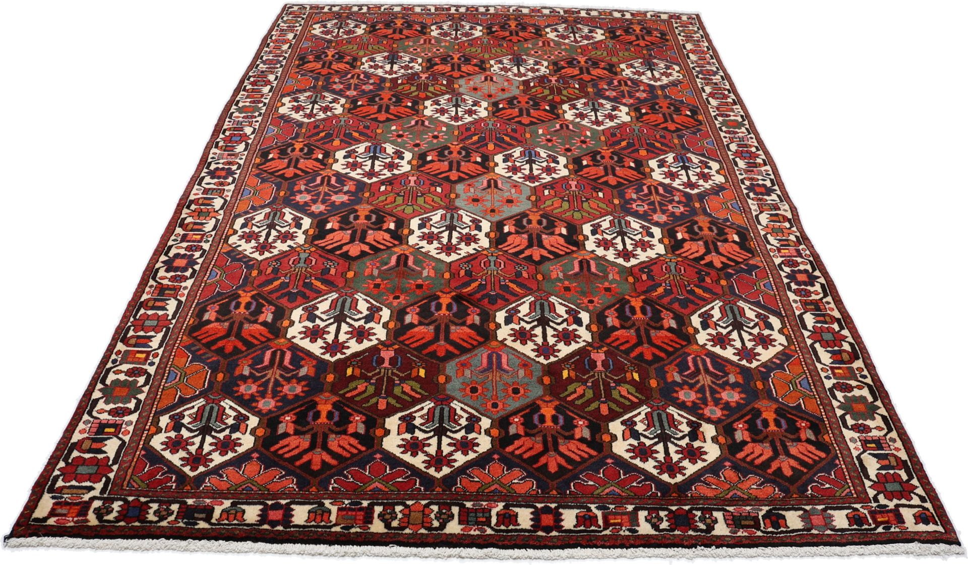 Bakhtiari Persian Rug 208 × 306 cm, Wool, hand-knotted