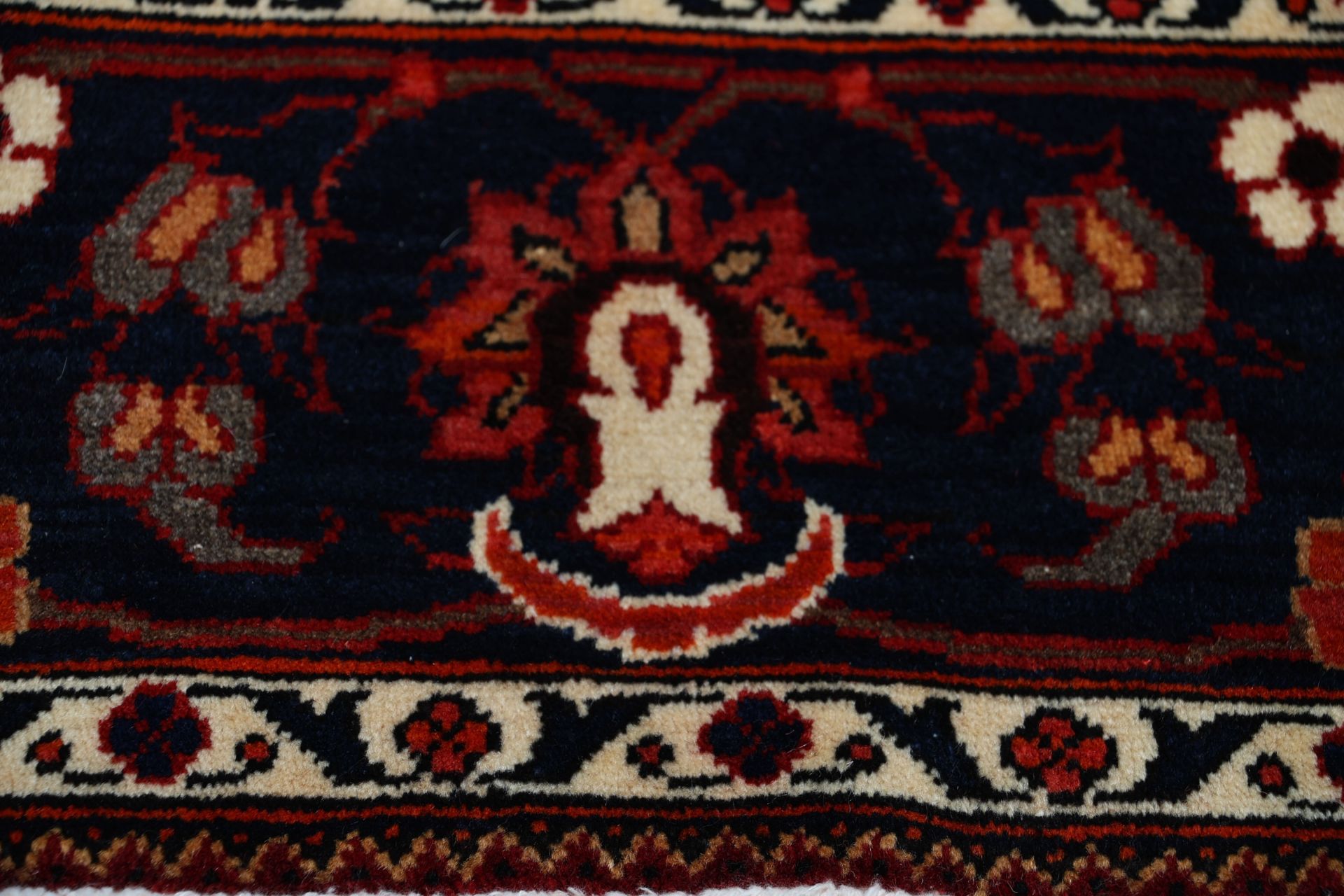 Bakhtiari Persian Rug 210 × 310 cm, Wool, hand-knotted